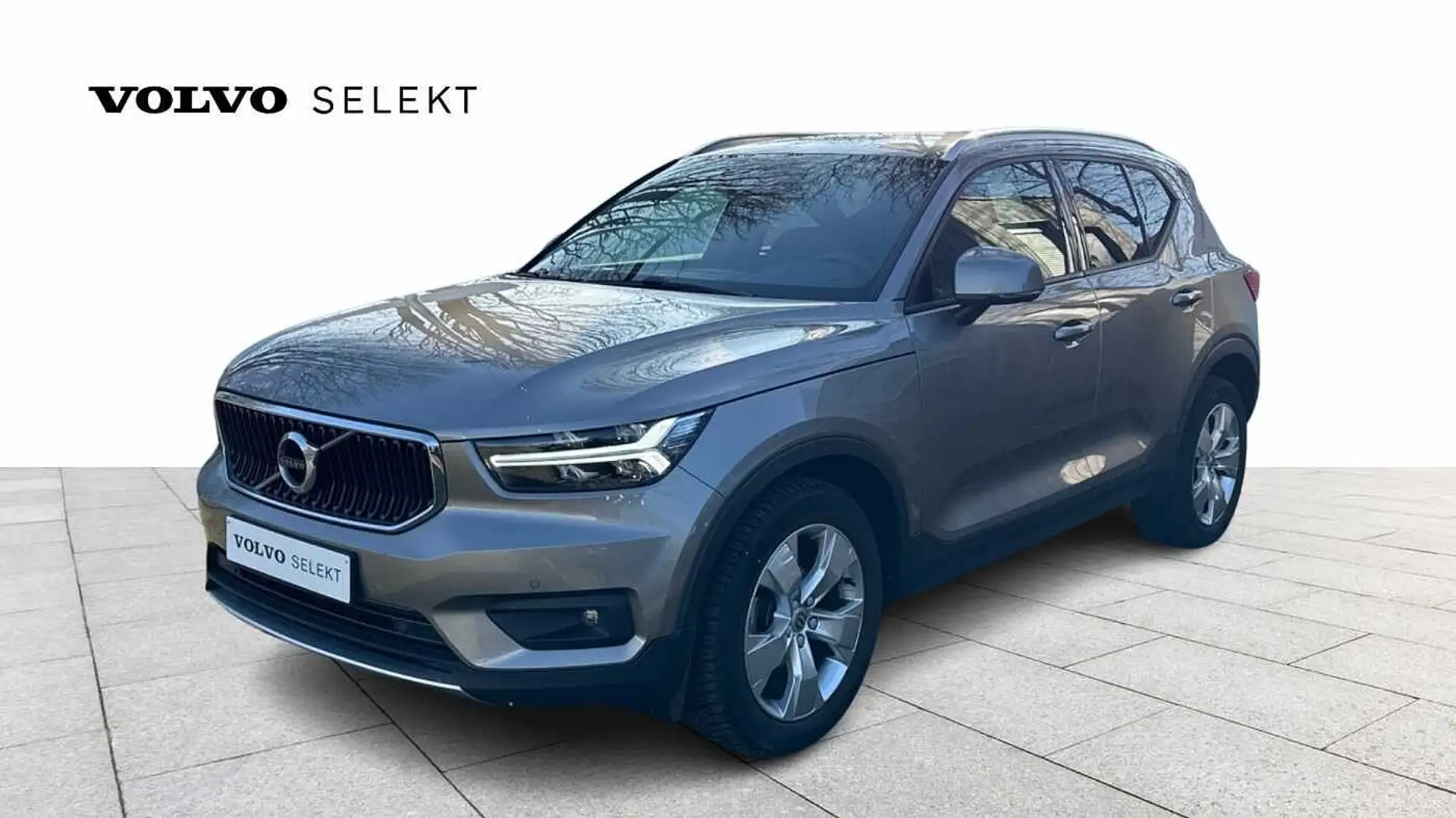 Volvo XC40 Momentum Pro, T2 (manual) Gris - 1
