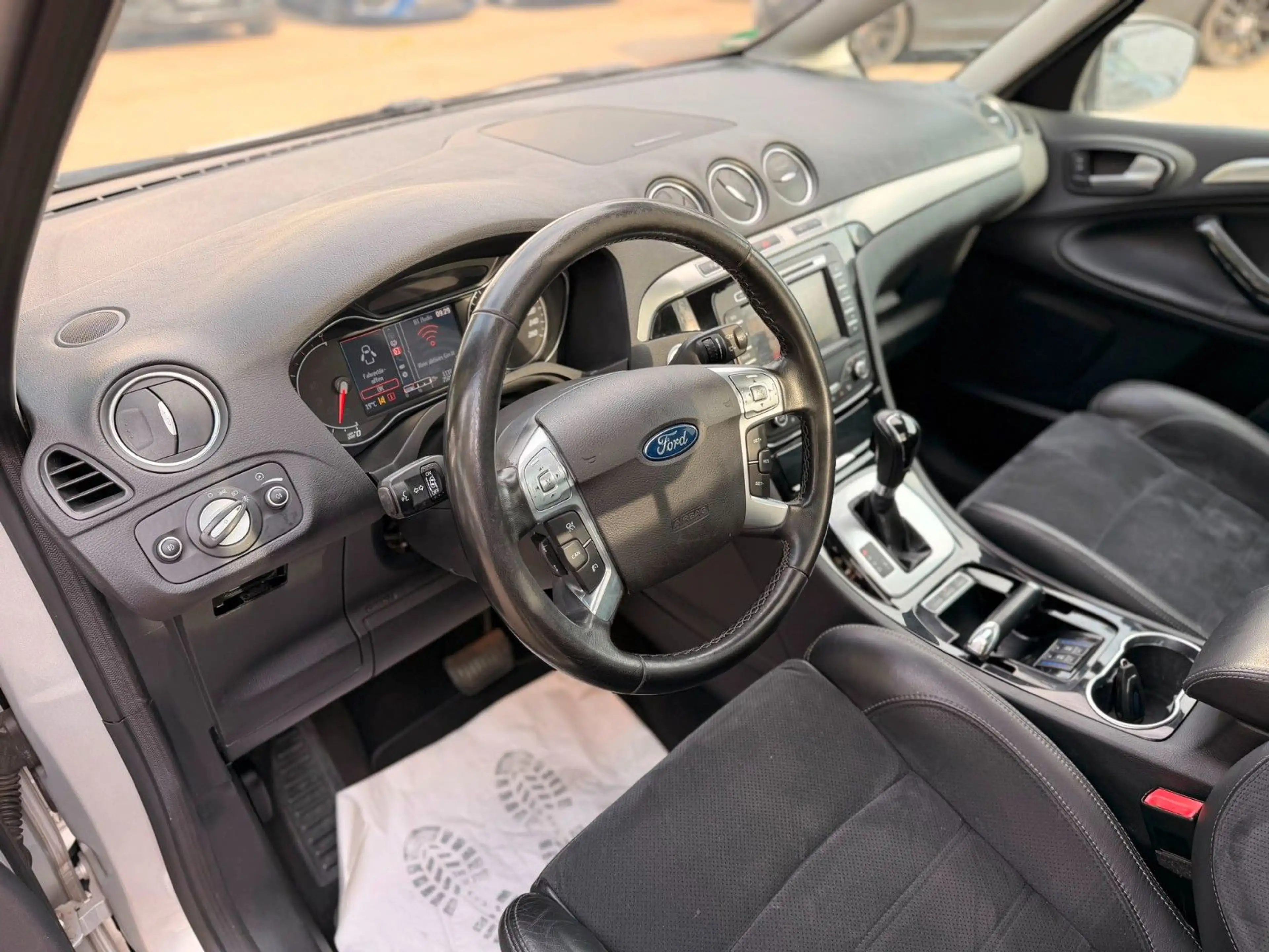 Ford S-Max S-MAX  2.2 TDCi Titanium Automatik 7-Sitzer — photo 11