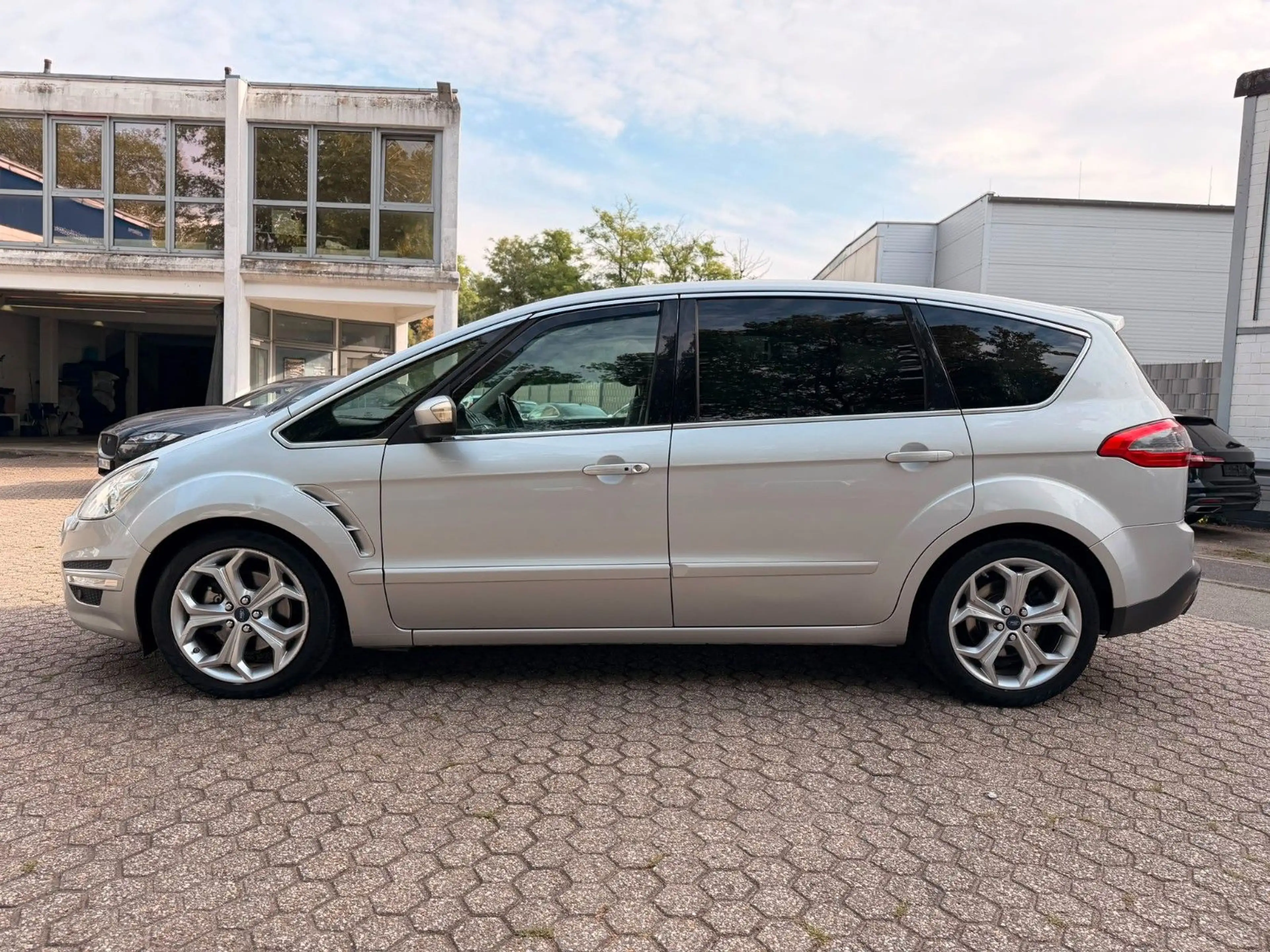 Ford S-Max S-MAX  2.2 TDCi Titanium Automatik 7-Sitzer — photo 3