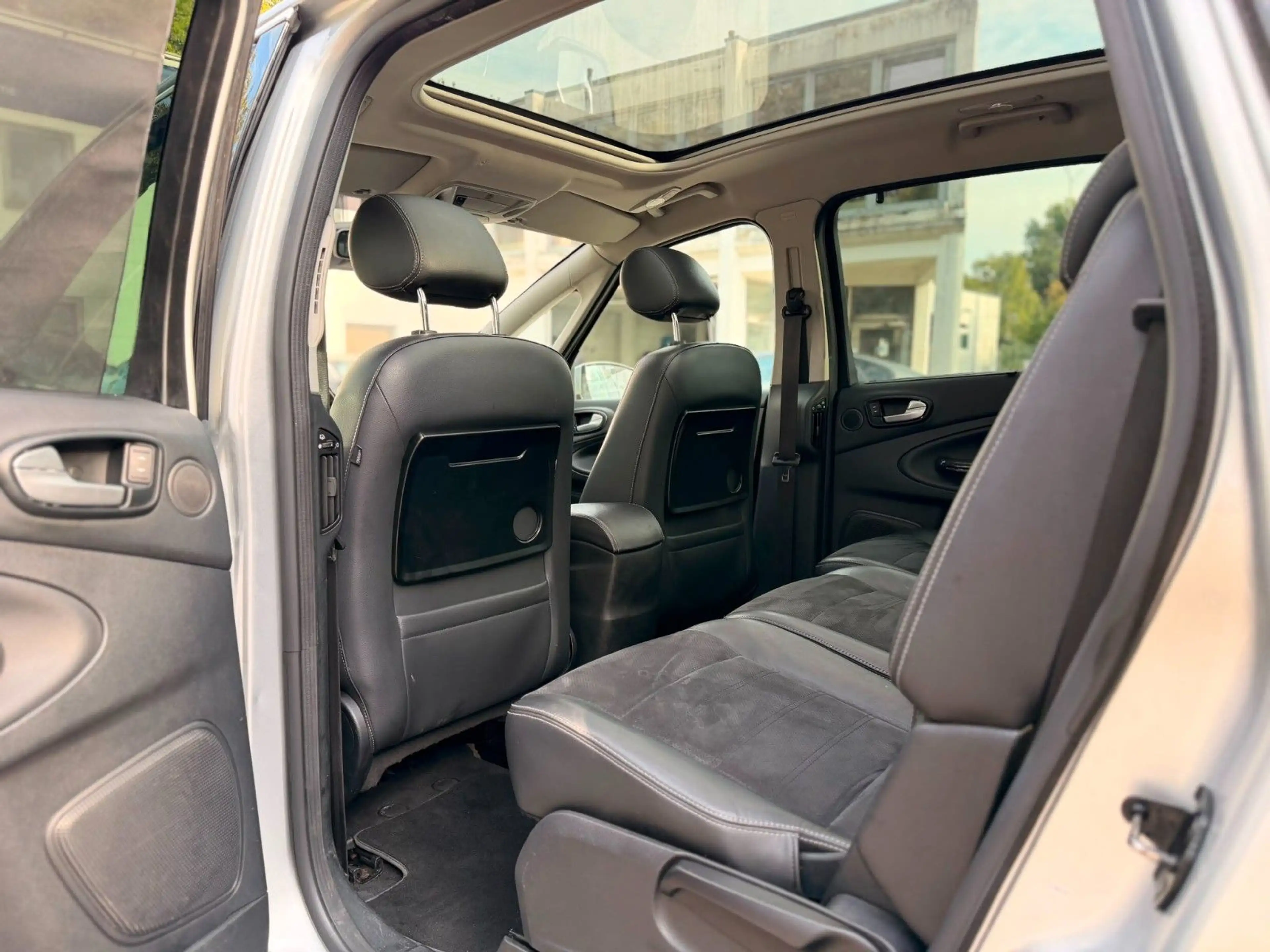 Ford S-Max S-MAX  2.2 TDCi Titanium Automatik 7-Sitzer — photo 14