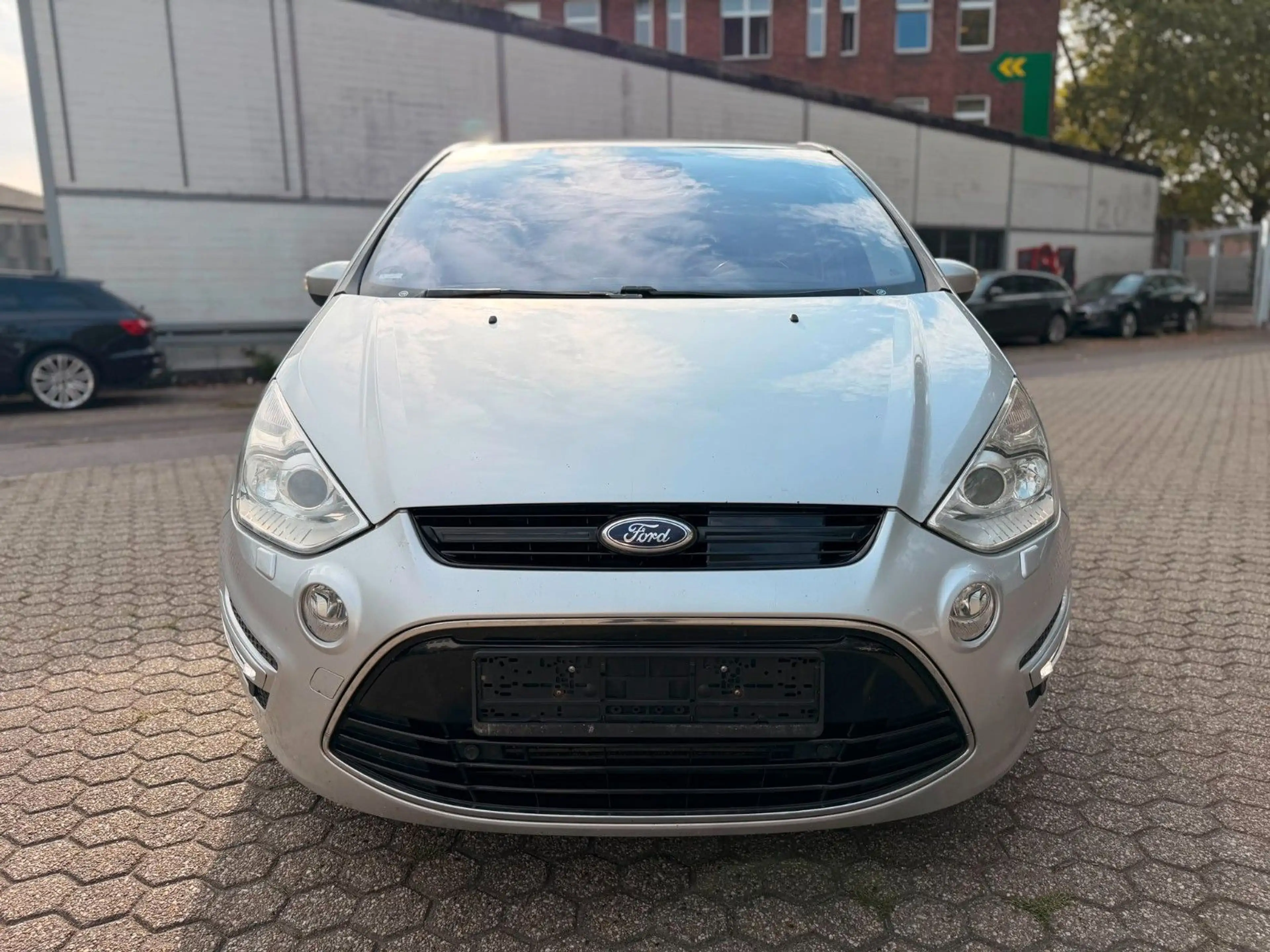 Ford S-Max S-MAX  2.2 TDCi Titanium Automatik 7-Sitzer — photo 2