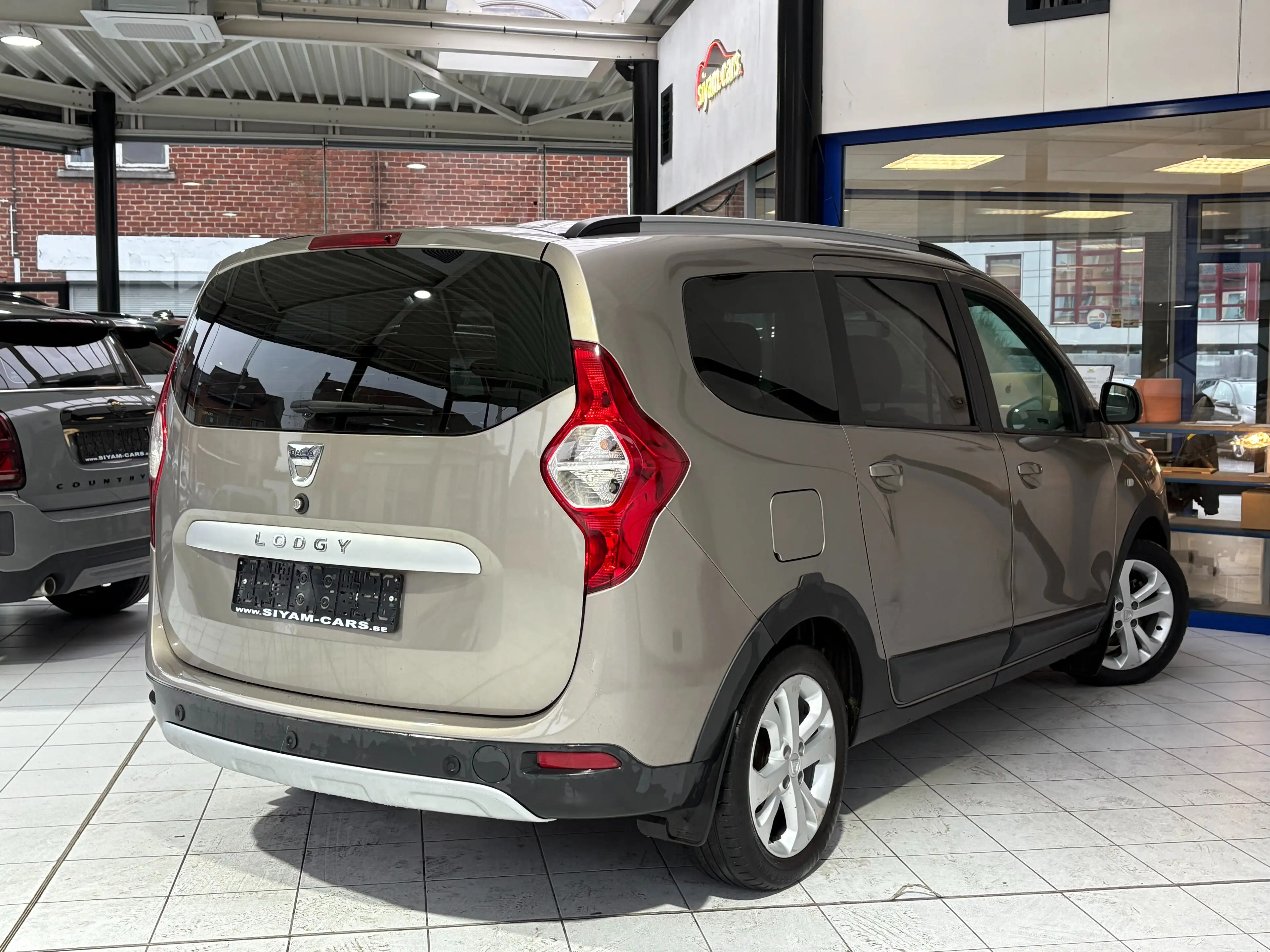 Dacia Lodgy 1.5 dCi *CUIR * GPS * PDC * JANTES * 1ER PROP* — photo 5