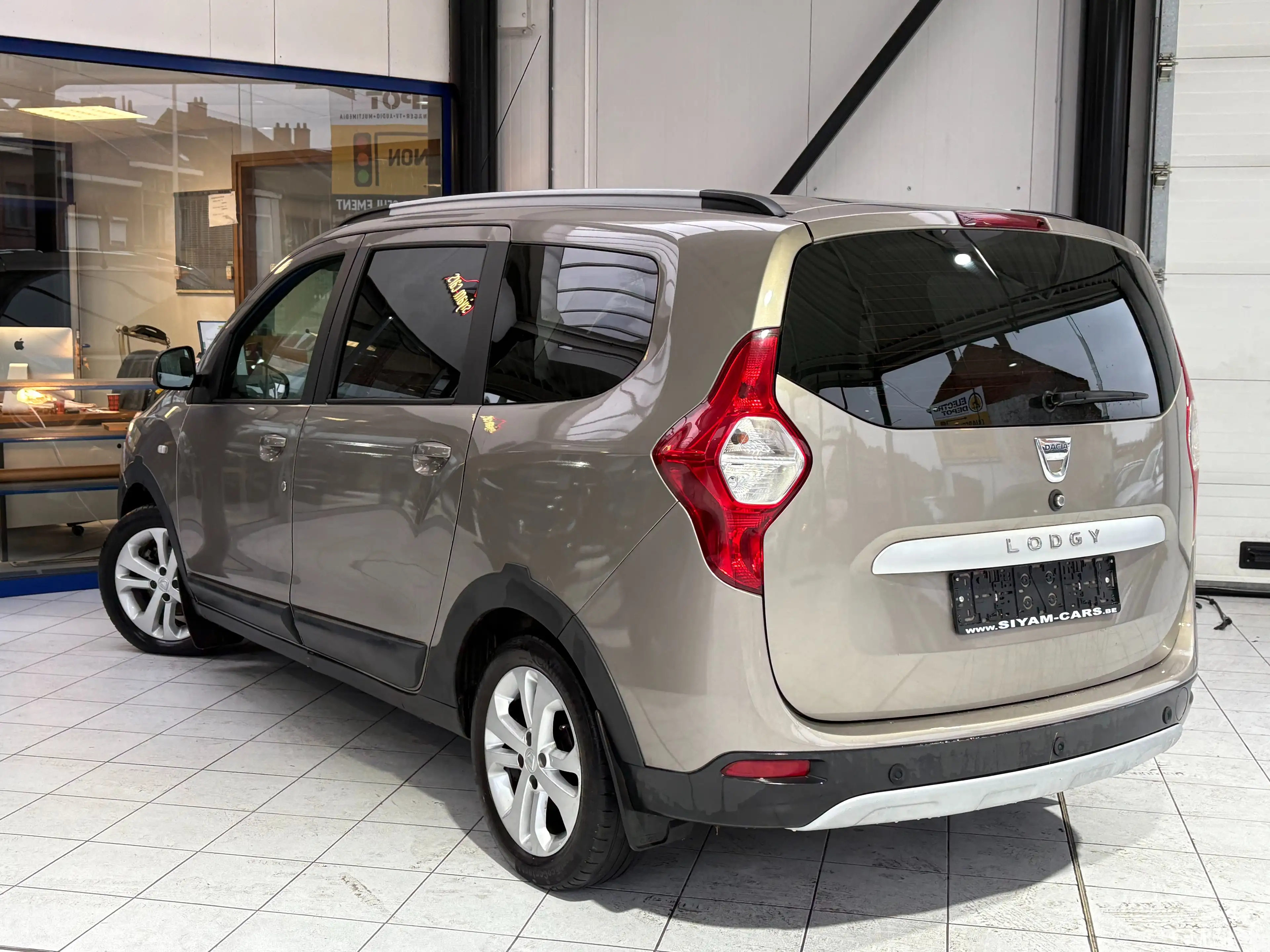 Dacia Lodgy 1.5 dCi *CUIR * GPS * PDC * JANTES * 1ER PROP* — photo 3