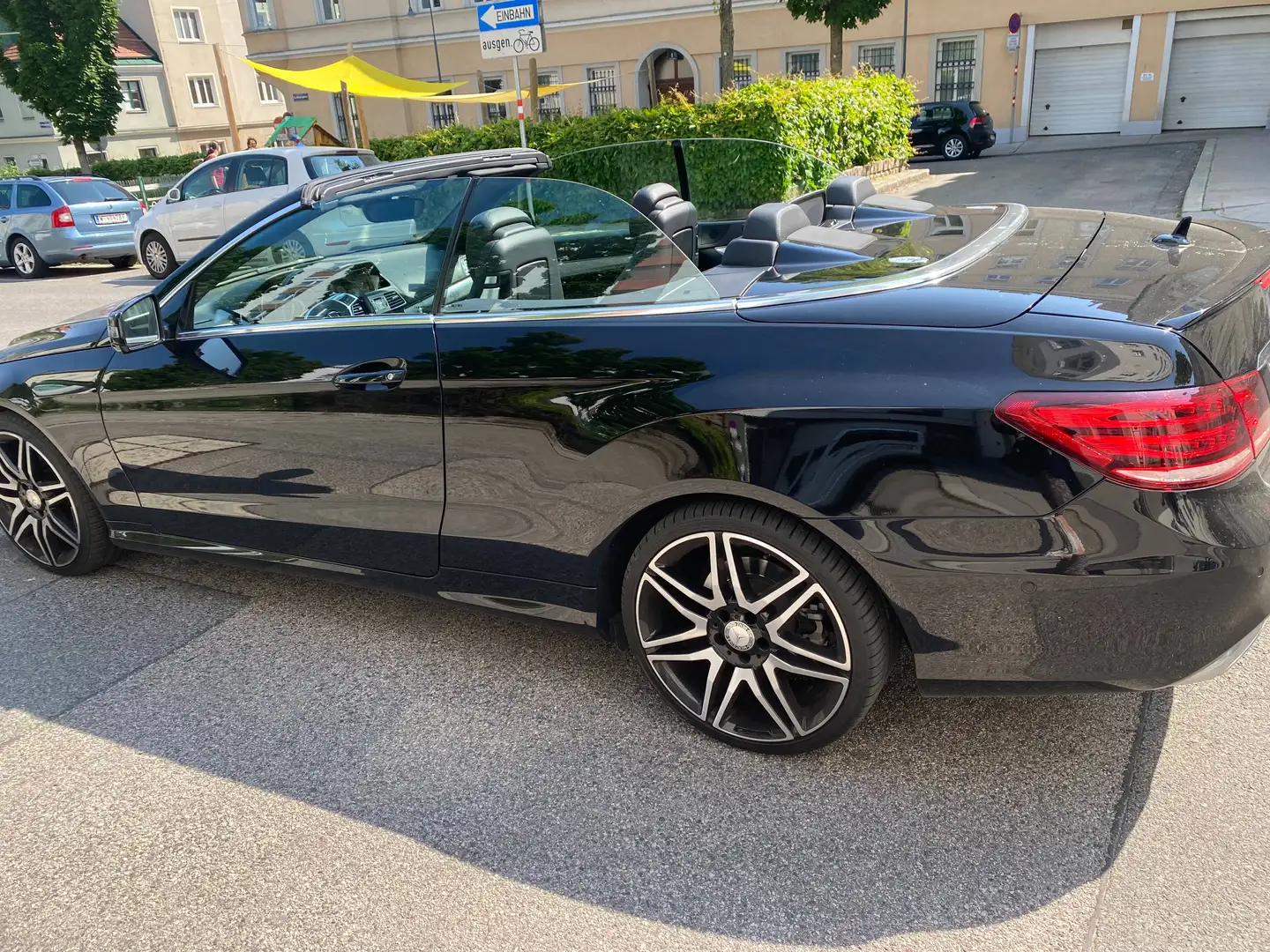 Mercedes-Benz E 220 E 220 BlueTEC Aut. Schwarz - 1