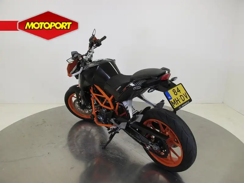 KTM 390 DUKE - foto 6