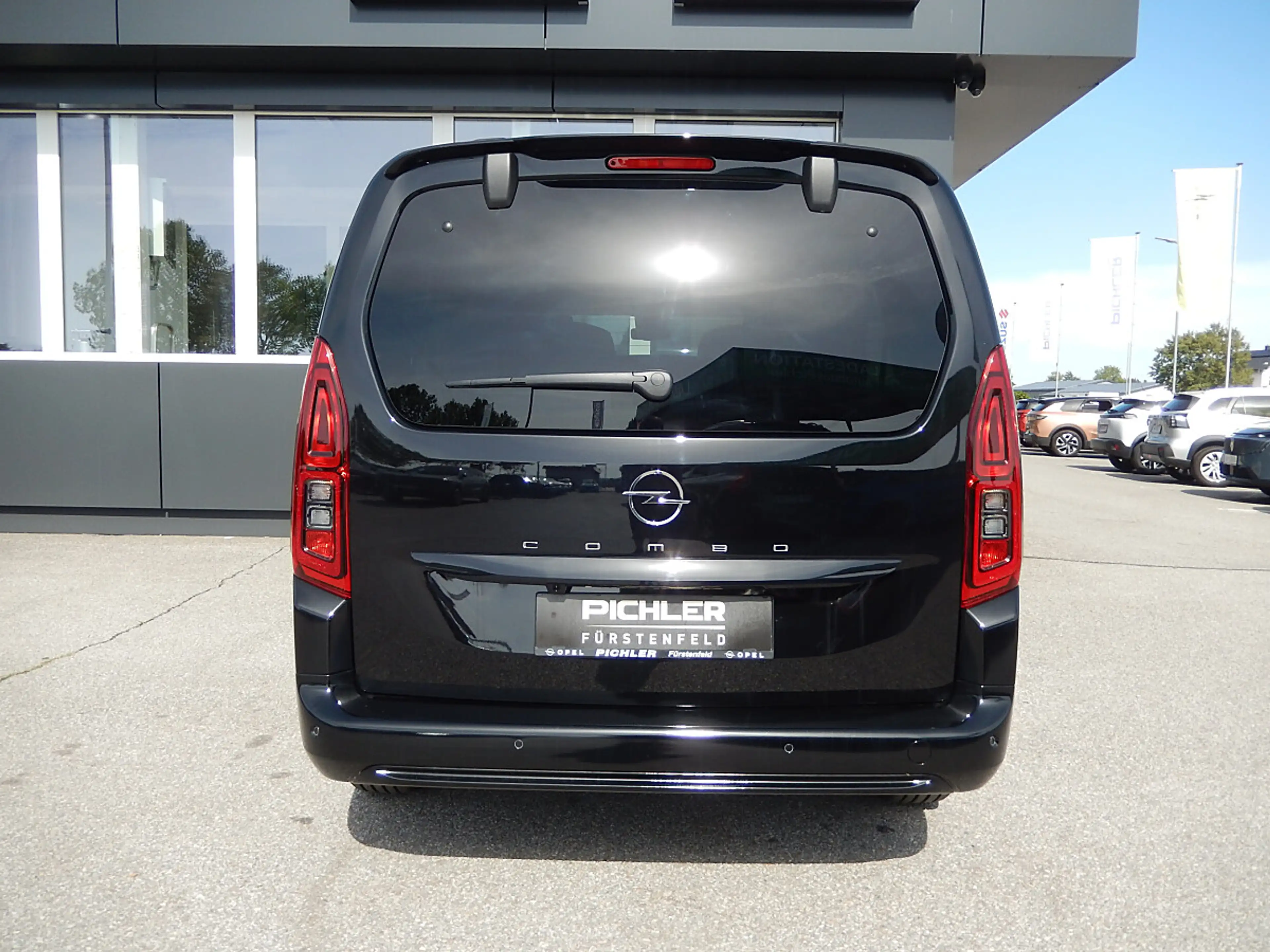 Opel Combo 1.5 Diesel XL GS Aut. — photo 7