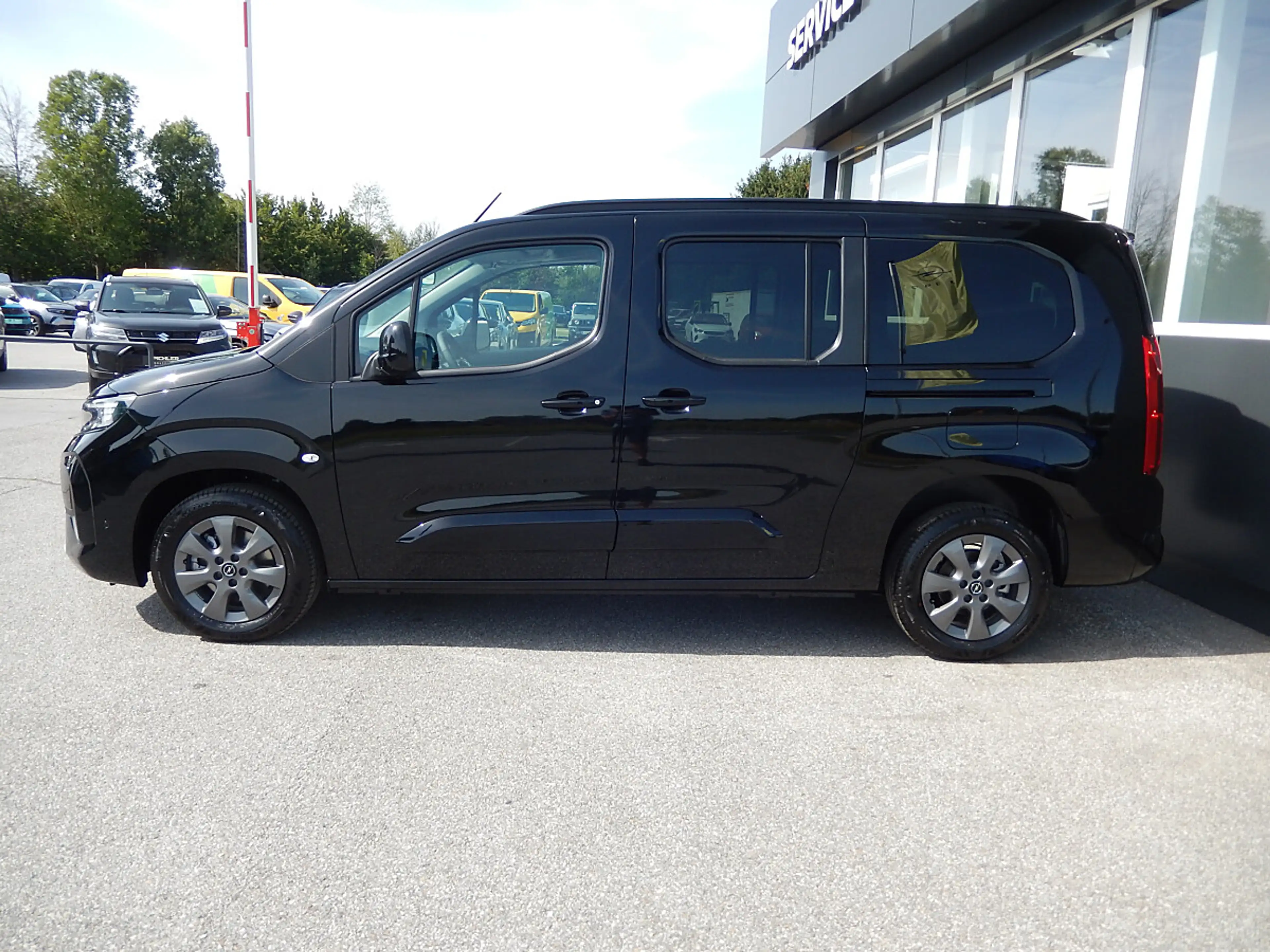 Opel Combo 1.5 Diesel XL GS Aut. — photo 4