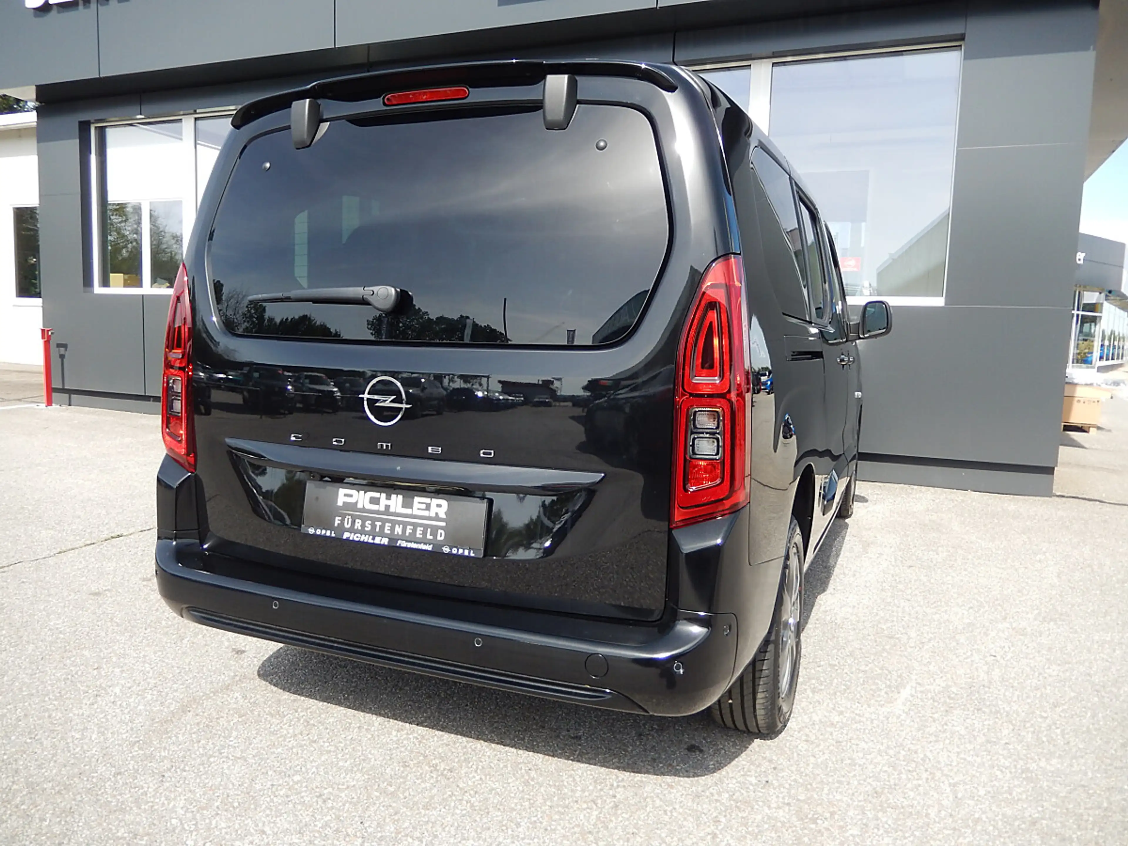 Opel Combo 1.5 Diesel XL GS Aut. — photo 6