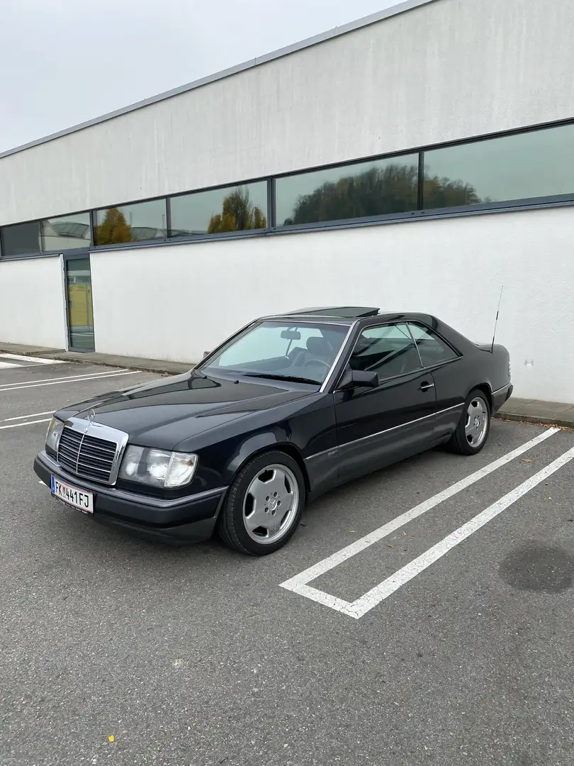 Mercedes-Benz Baureihe 124 W124 300CE-24V Coupe Schwarz - 1
