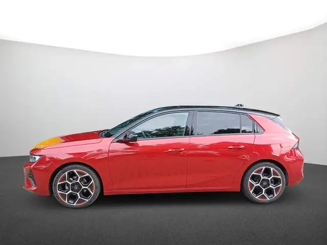 Opel Astra view 4