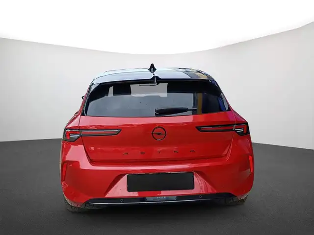 Opel Astra view 3