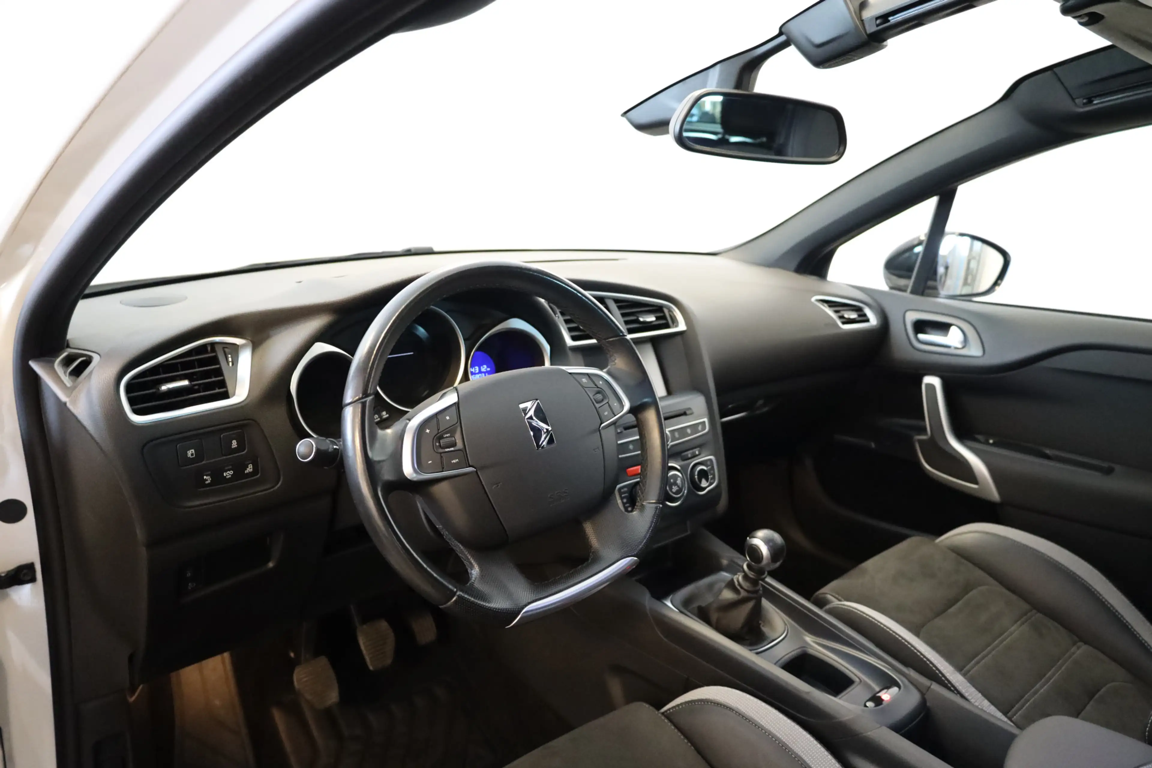 DS Automobiles DS 4 Crossback PT 130 Business Camera | 17" | Dodehoek detectie e — photo 21