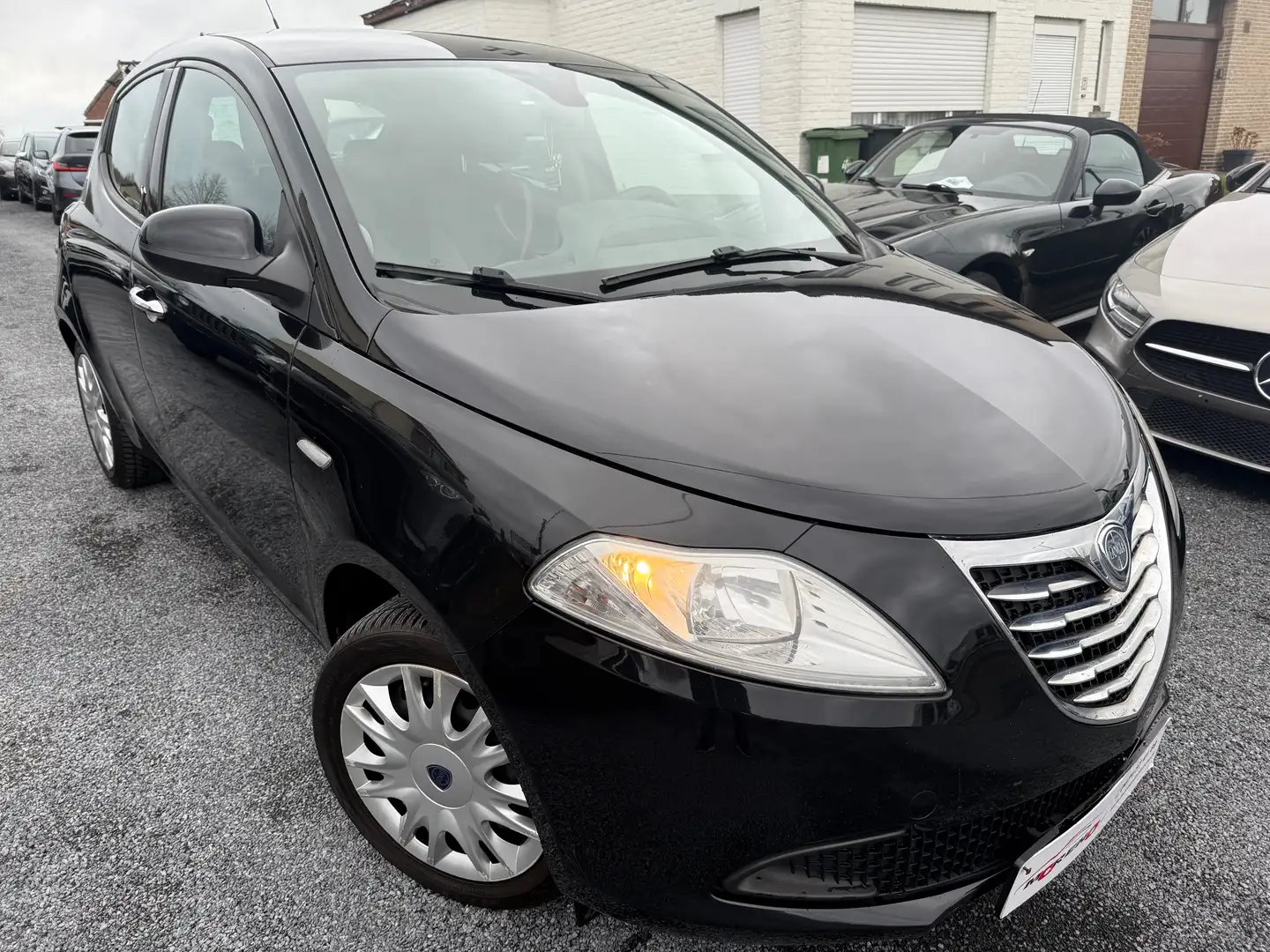 Lancia Ypsilon Y 0.9 TwinAir 12 maanden waarborg Noir - 1