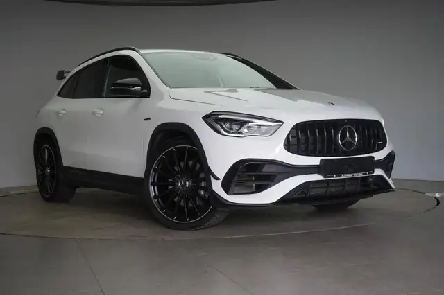 Mercedes-Benz GLA 45 AMG 4Matic+ Speedshift DCT 8G Distronic/K