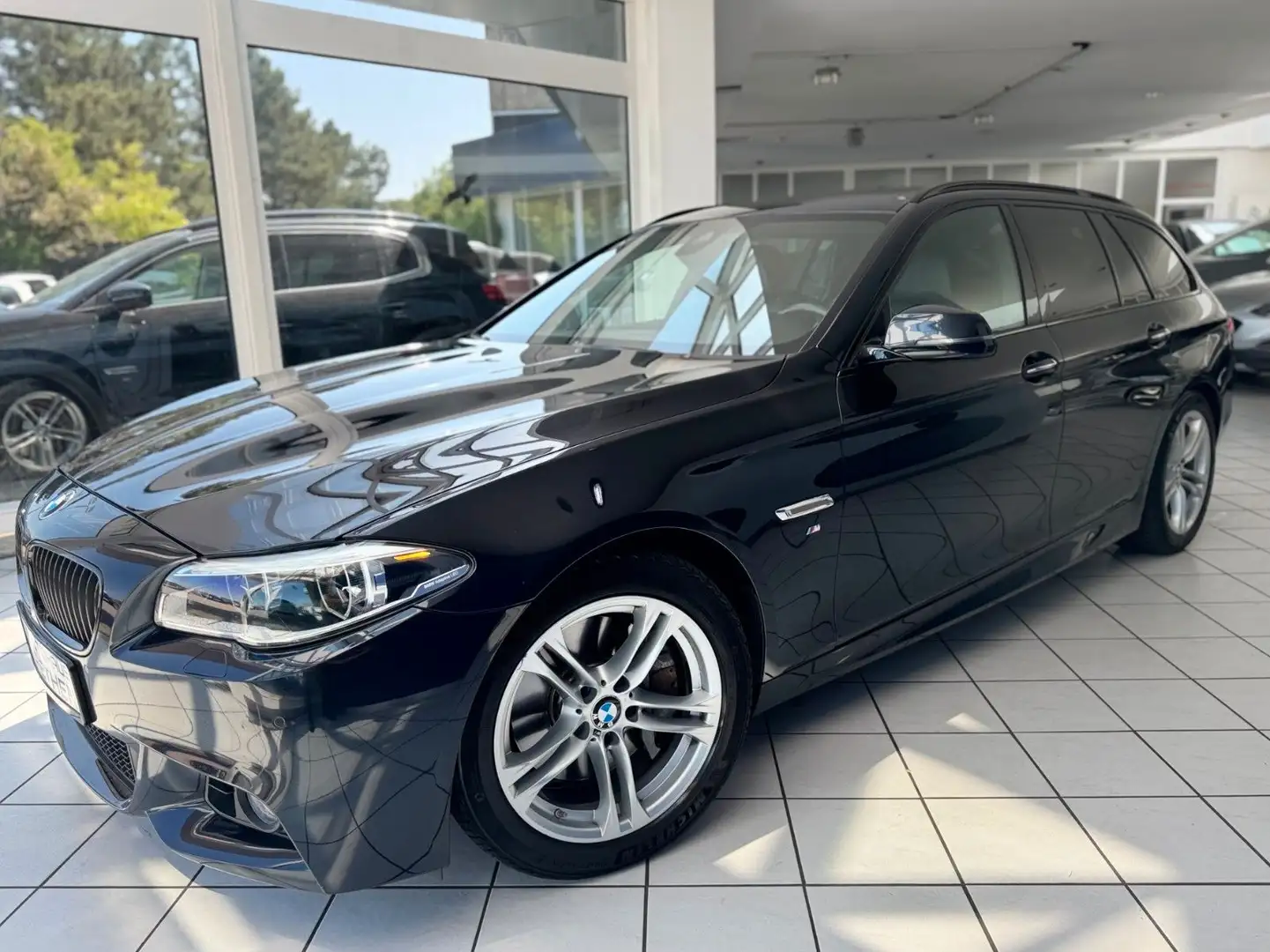 BMW 530 d Touring * M Sport*LED*BMW-Scheckheft* Nero - 2