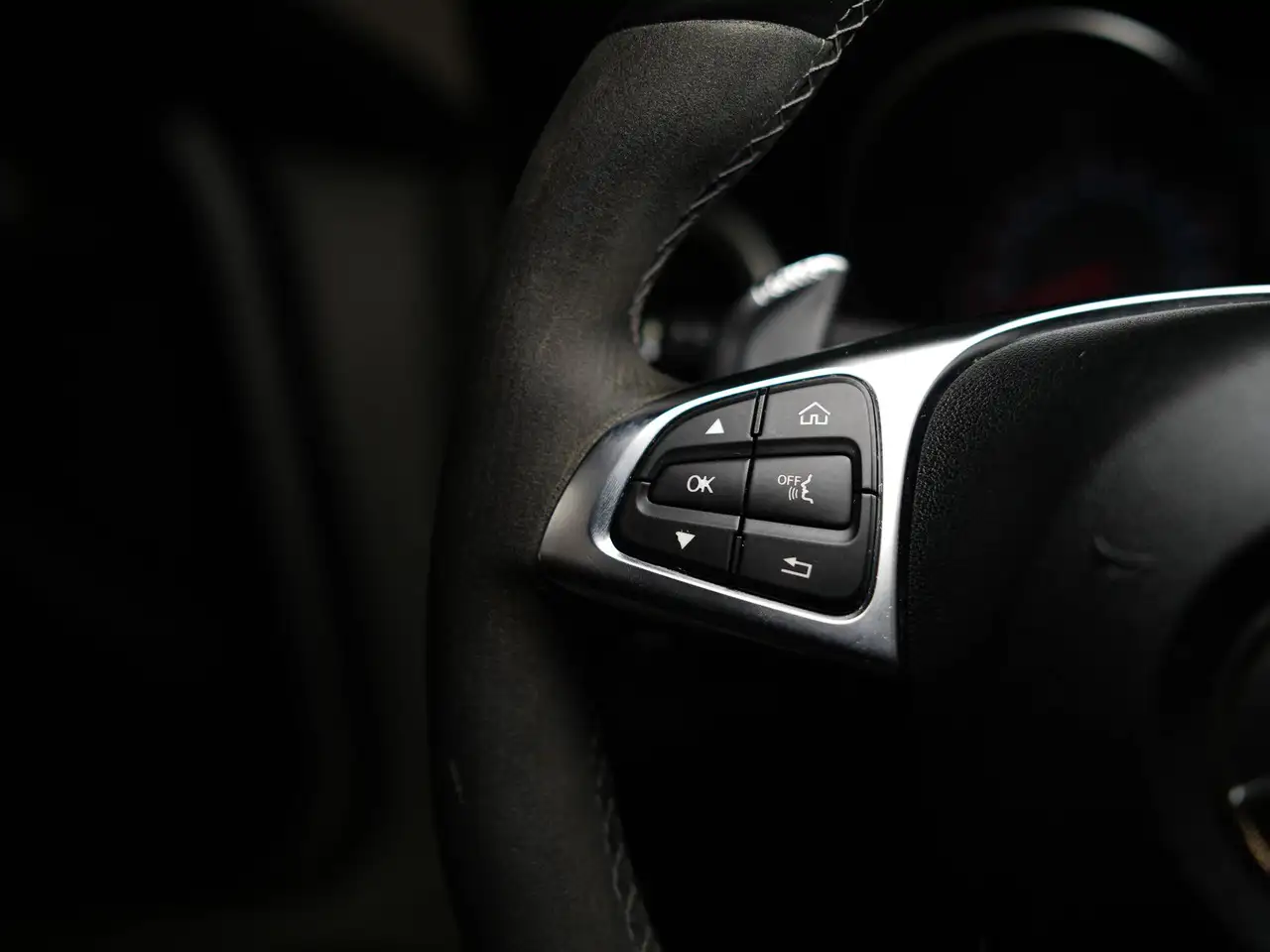 Mercedes-Benz C-Class снимка Mercedes-Benz C-Class
