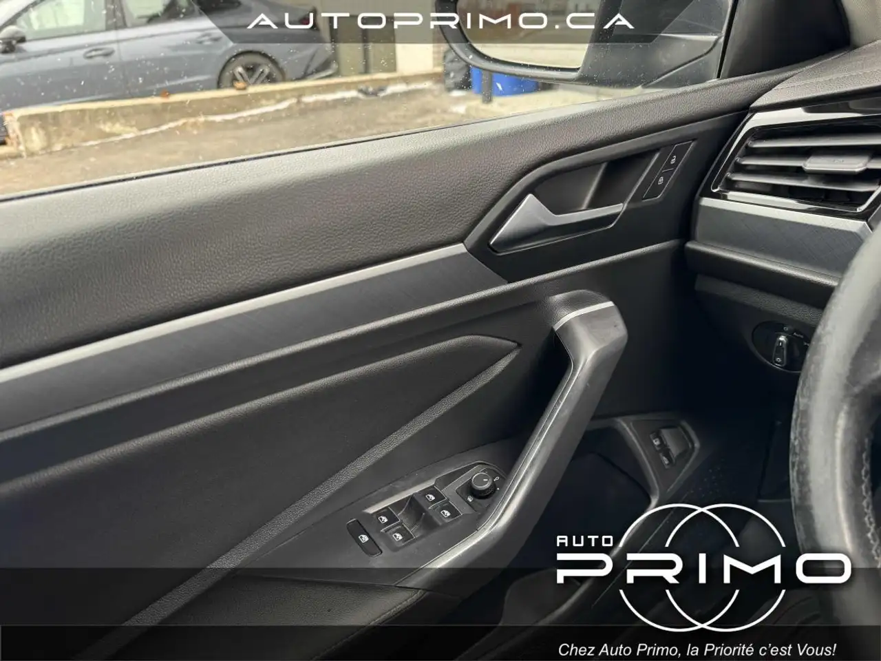 Volkswagen Jetta снимка Volkswagen Jetta