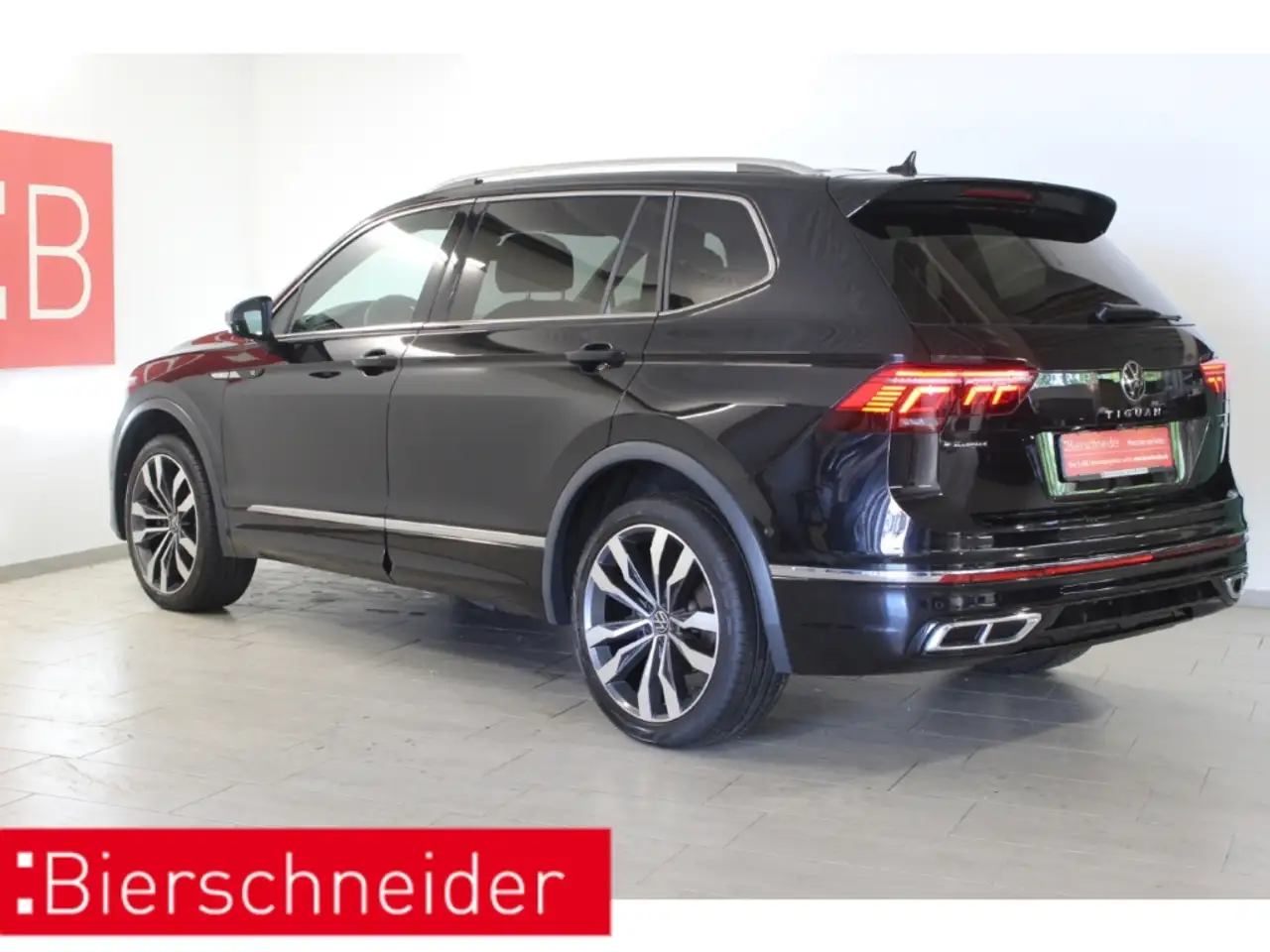 Volkswagen Tiguan Allspace 2.0 TSI DSG 4Mo. 2x R-Line 20 AHK MATRIX PANO 16