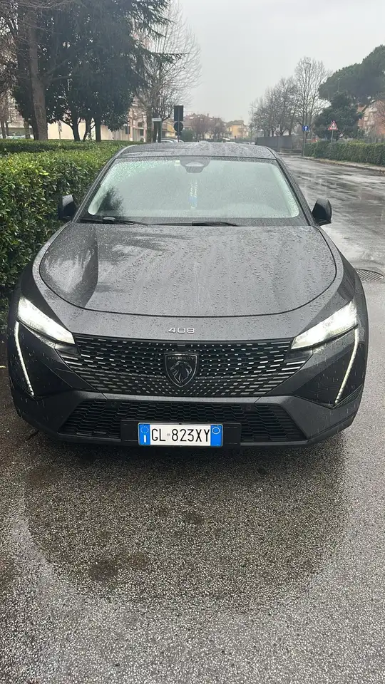 Peugeot 408