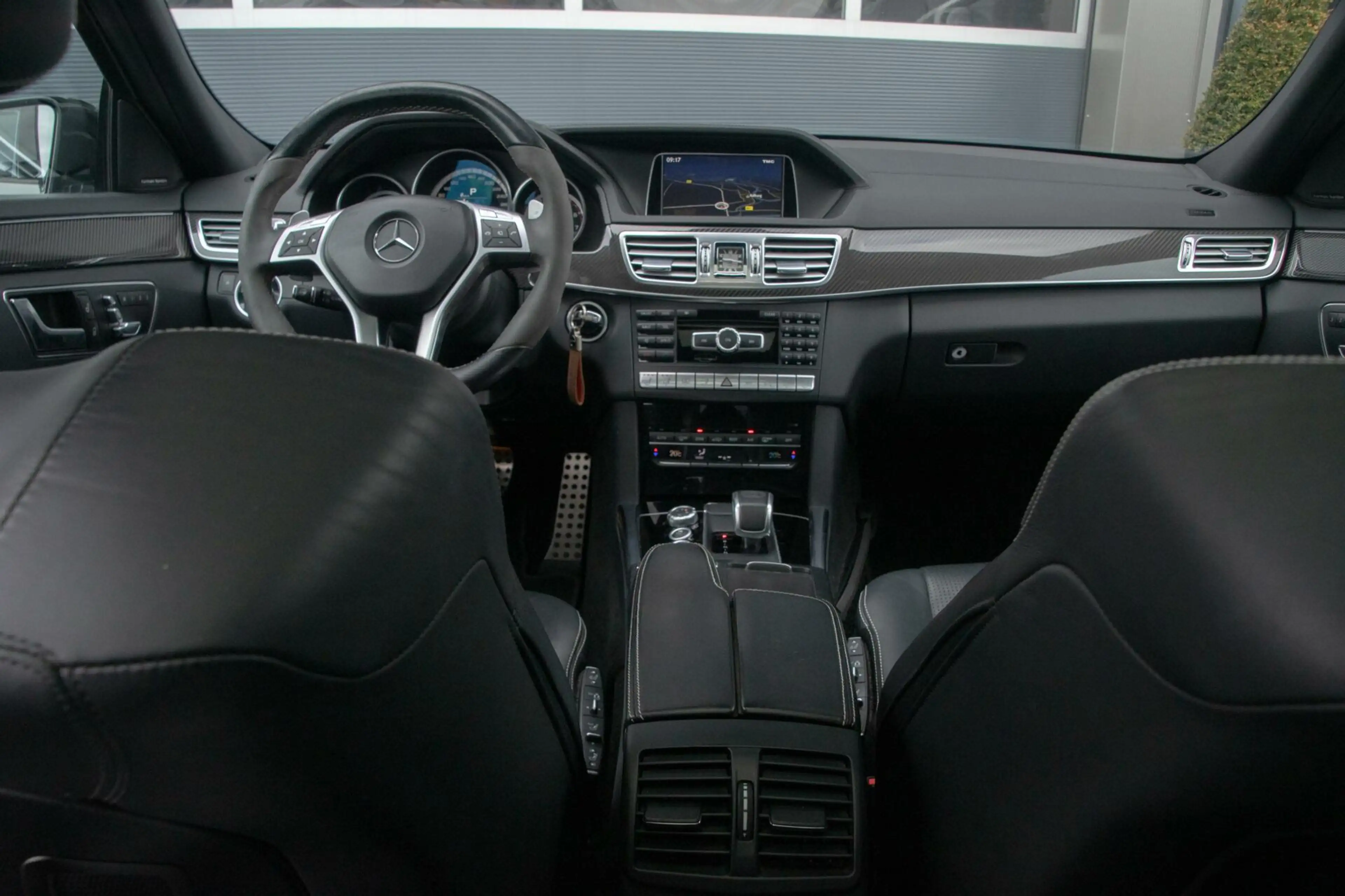 Mercedes-Benz E 63 AMG S 4MATIC | Carbon | DAB | Pano — photo 5