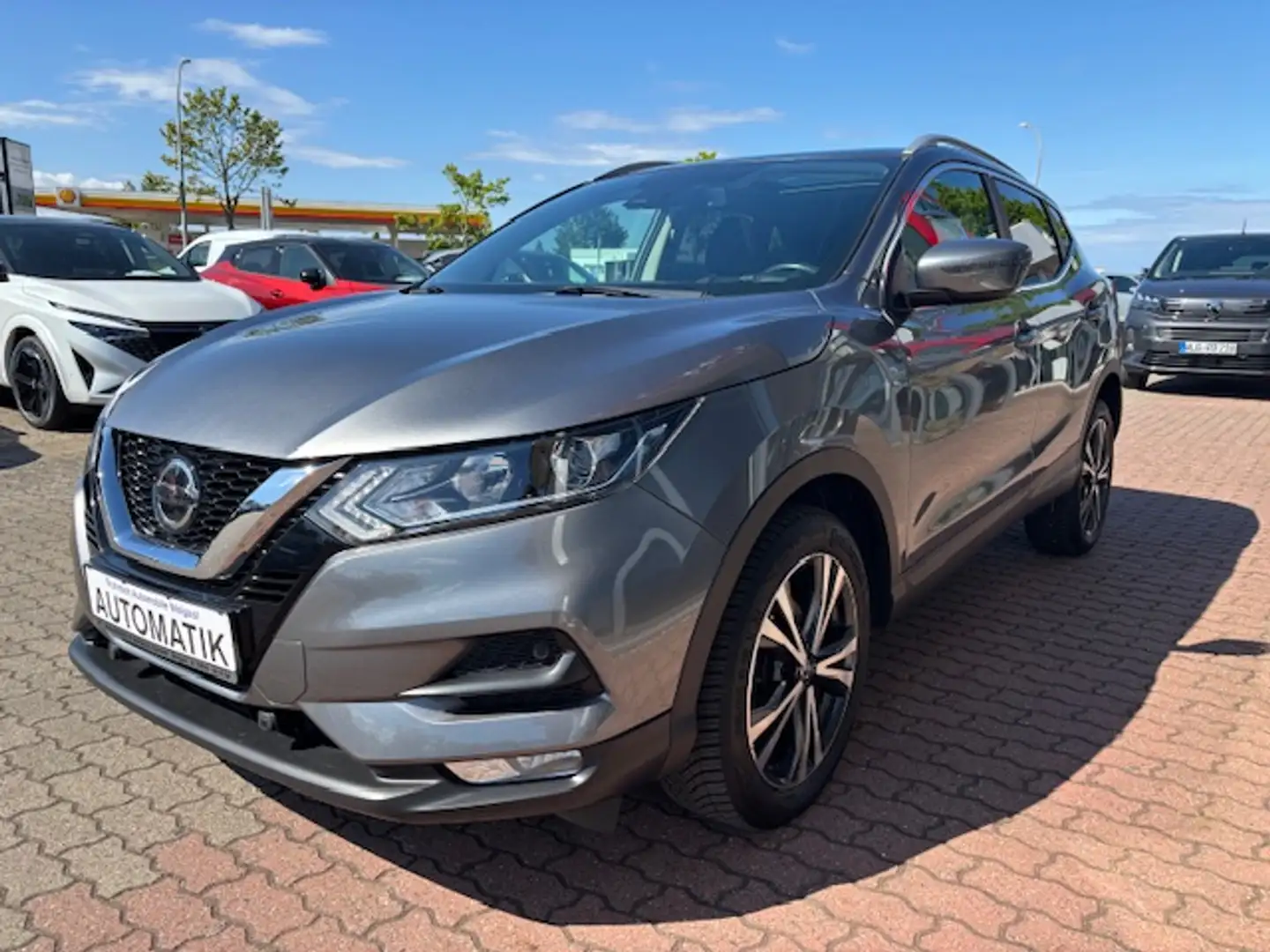 Nissan Qashqai 1.3 DIG-T DCT N-WAY Sitzheizung Navi Allwetter Grijs - 1