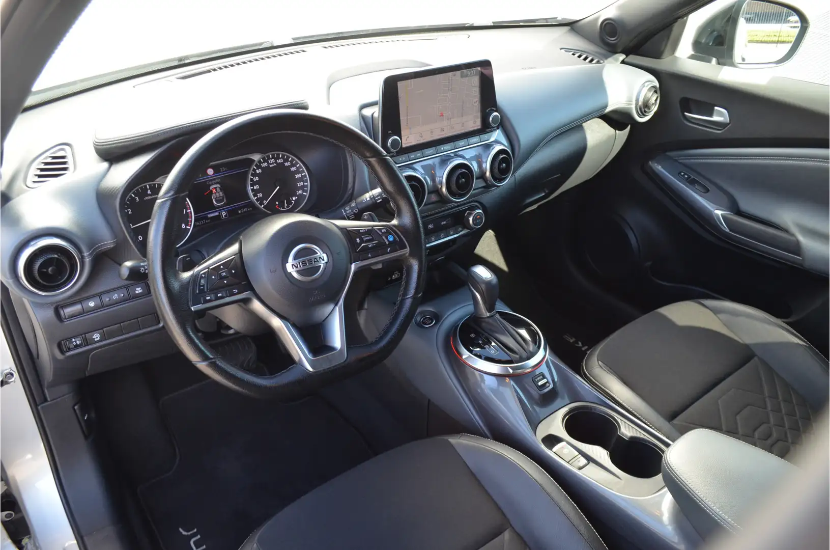 Nissan Juke 1.0 DIG-T N-Design | HOGE ZIT | ADAPTIEF CRUISE  | Grijs - 2