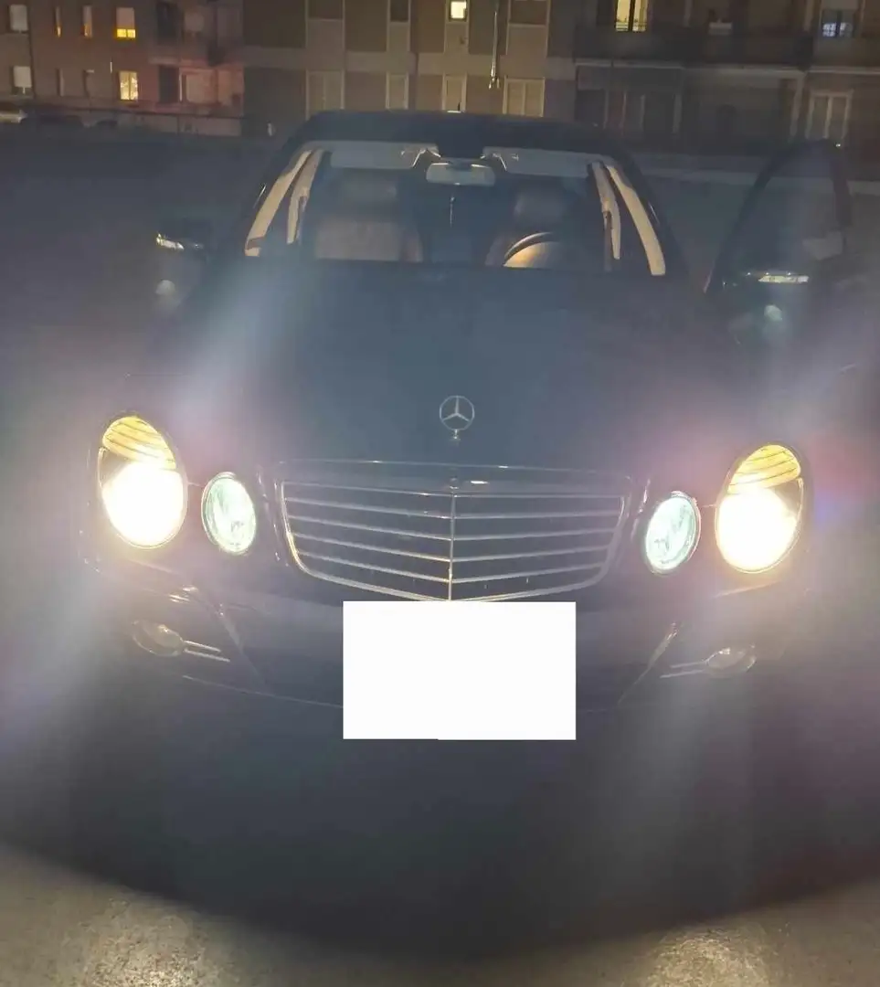 Mercedes-Benz 300 Berlina Grau - 2