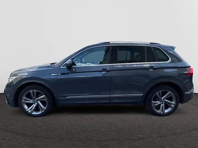 Volkswagen Tiguan view 2