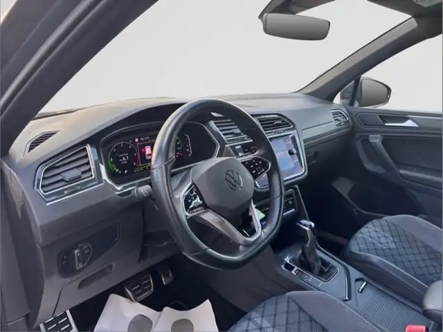 Volkswagen Tiguan view 15