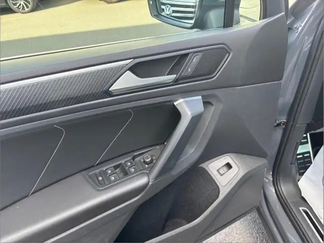 Volkswagen Tiguan view 14