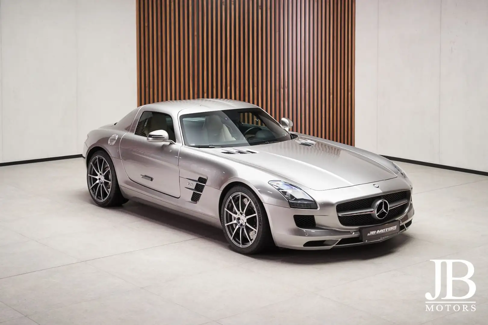 Mercedes-Benz SLS Coupe Alubeam Bang&Olufsen Silber - 2