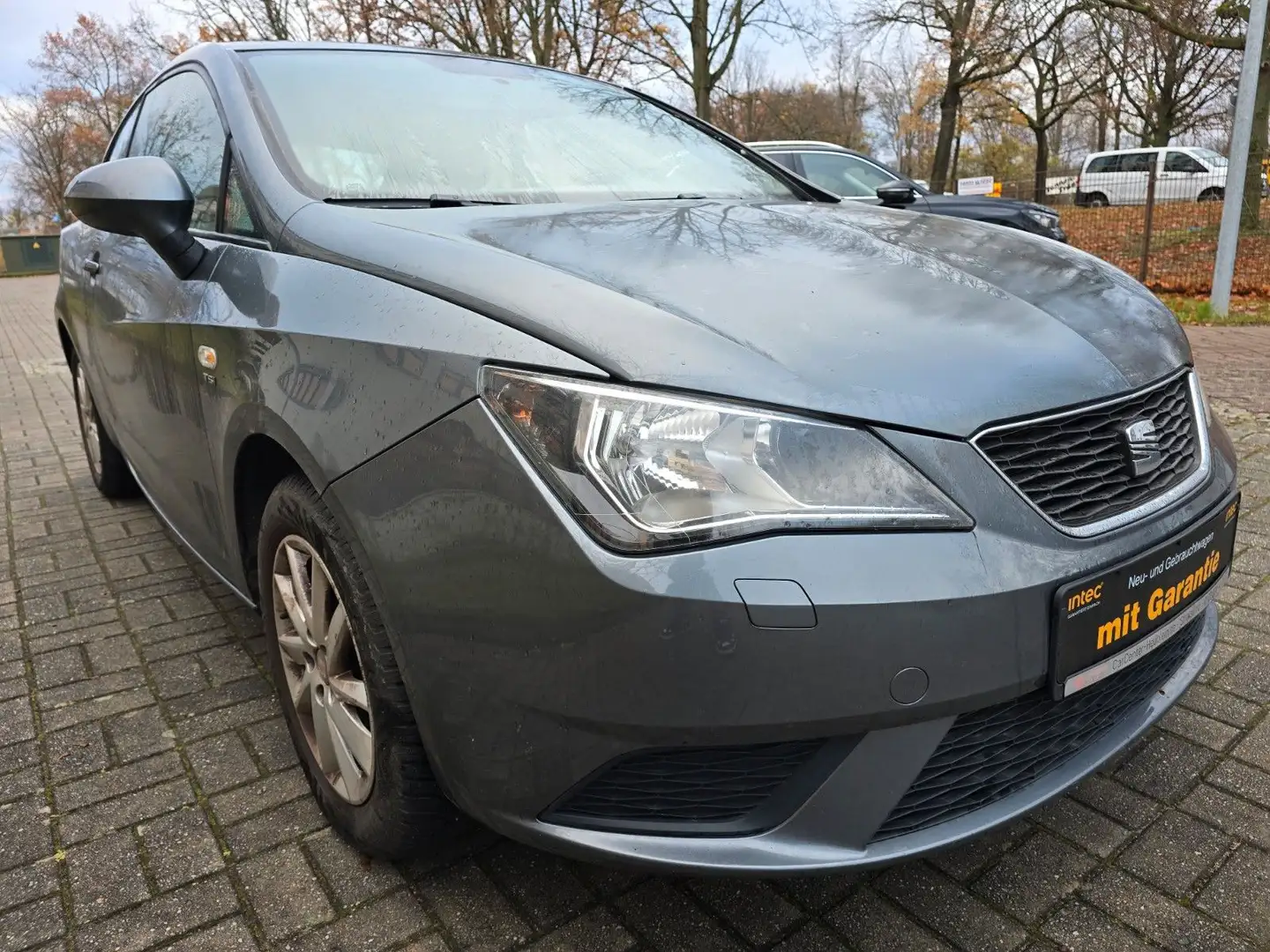 SEAT Ibiza SC Style Salsa Grau - 1