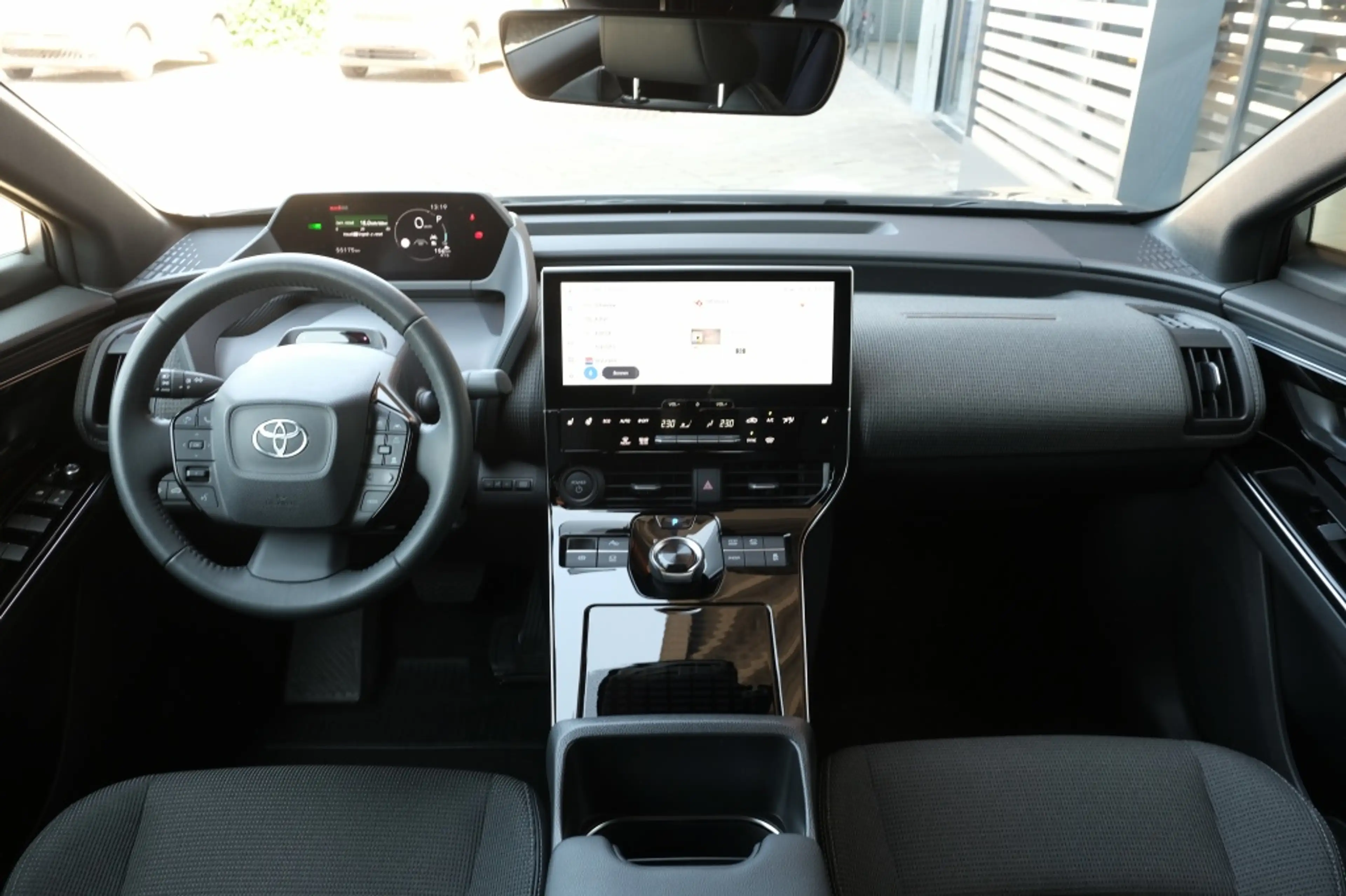 Toyota bZ4X Business Plus 71 kWh Automaat | LED Matrix koplamp — photo 4