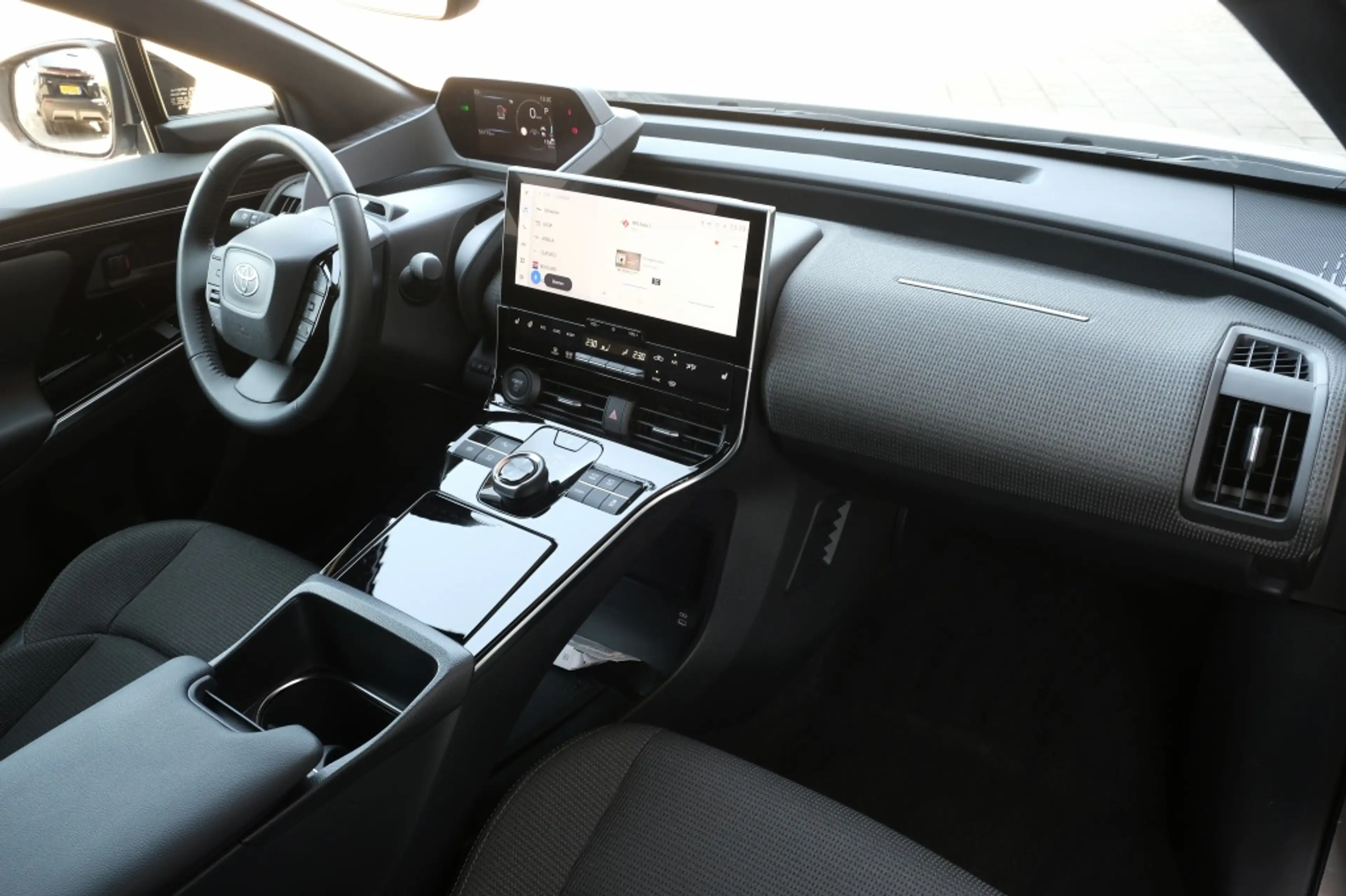 Toyota bZ4X Business Plus 71 kWh Automaat | LED Matrix koplamp — photo 11