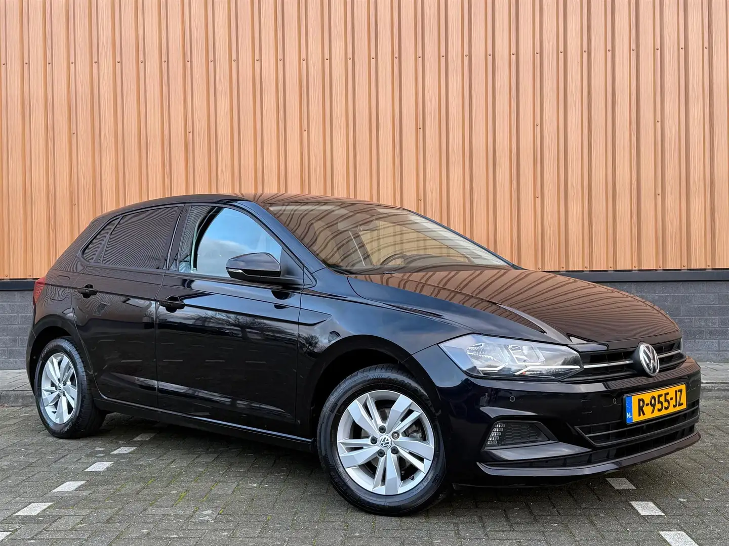 Volkswagen Polo 1.0 MPI Comf.l. Bus./APK/PDC/STOELVERW/ Negro - 1