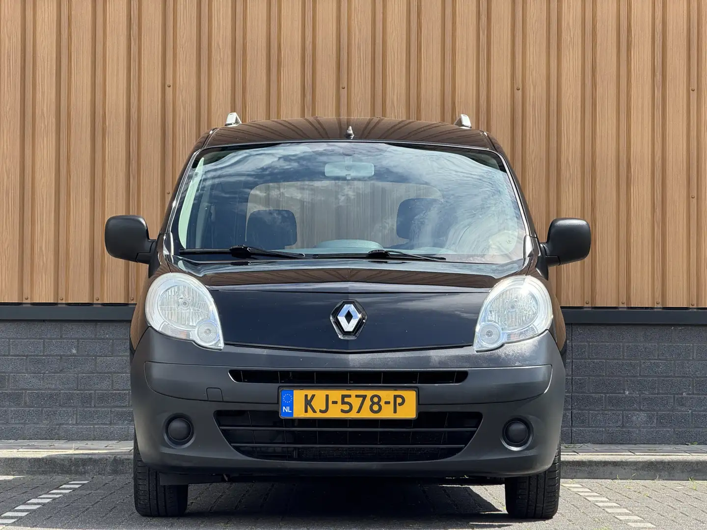 Renault Kangoo Family 1.6 Authentique | Airconditioning | Trekhaa Zwart - 2