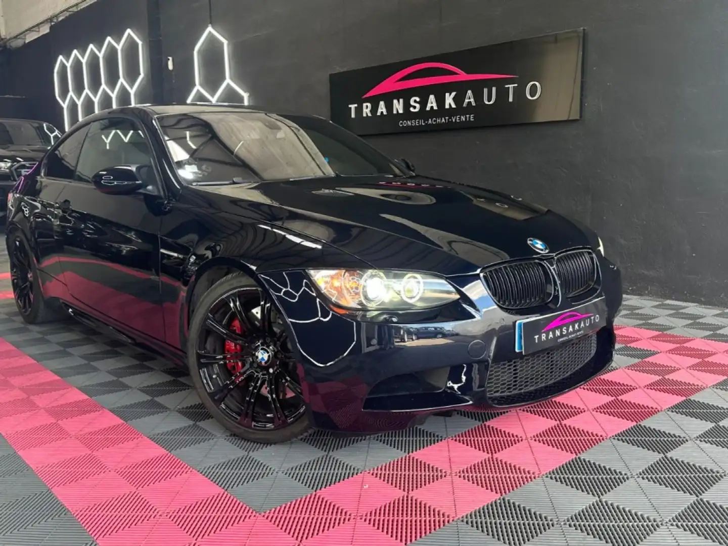 BMW M3 COUPE E92 V8 4.0L 420ch Boite Manuelle ~ Toit Carbone ~ Sièges chauffants et électriques ~ Insère alcantara Bleu - 1
