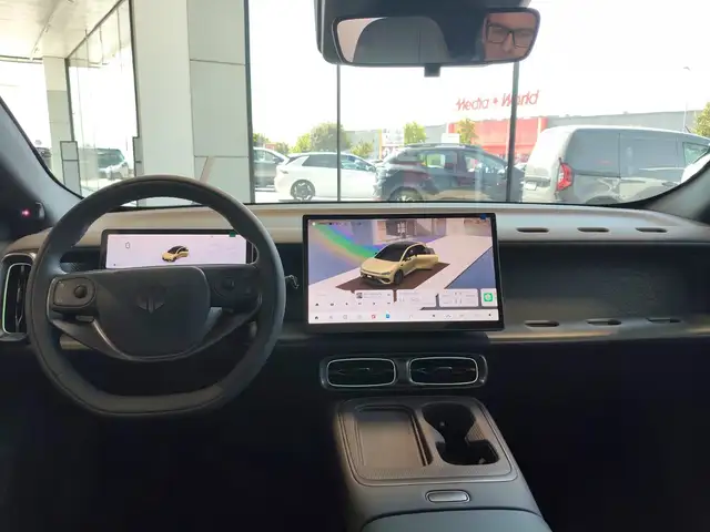Leapmotor B05 view 5