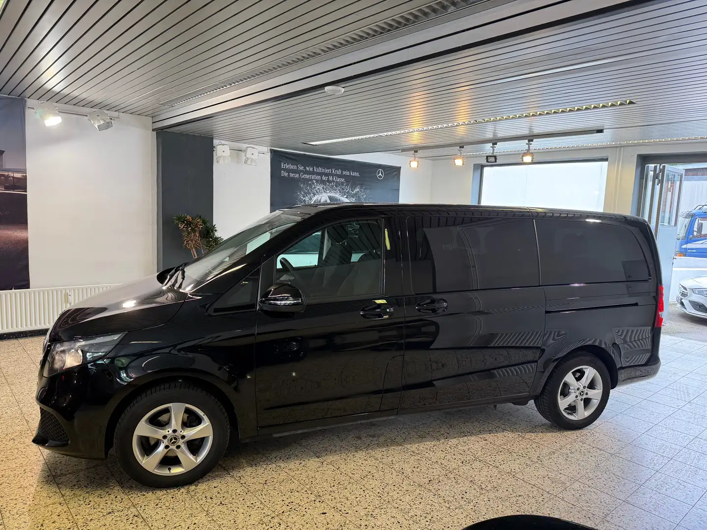 Mercedes-Benz V 220 d Lang Rise Edition 8-Sitzer MBUX+DAB+KAMERA+LMR Negru - 1