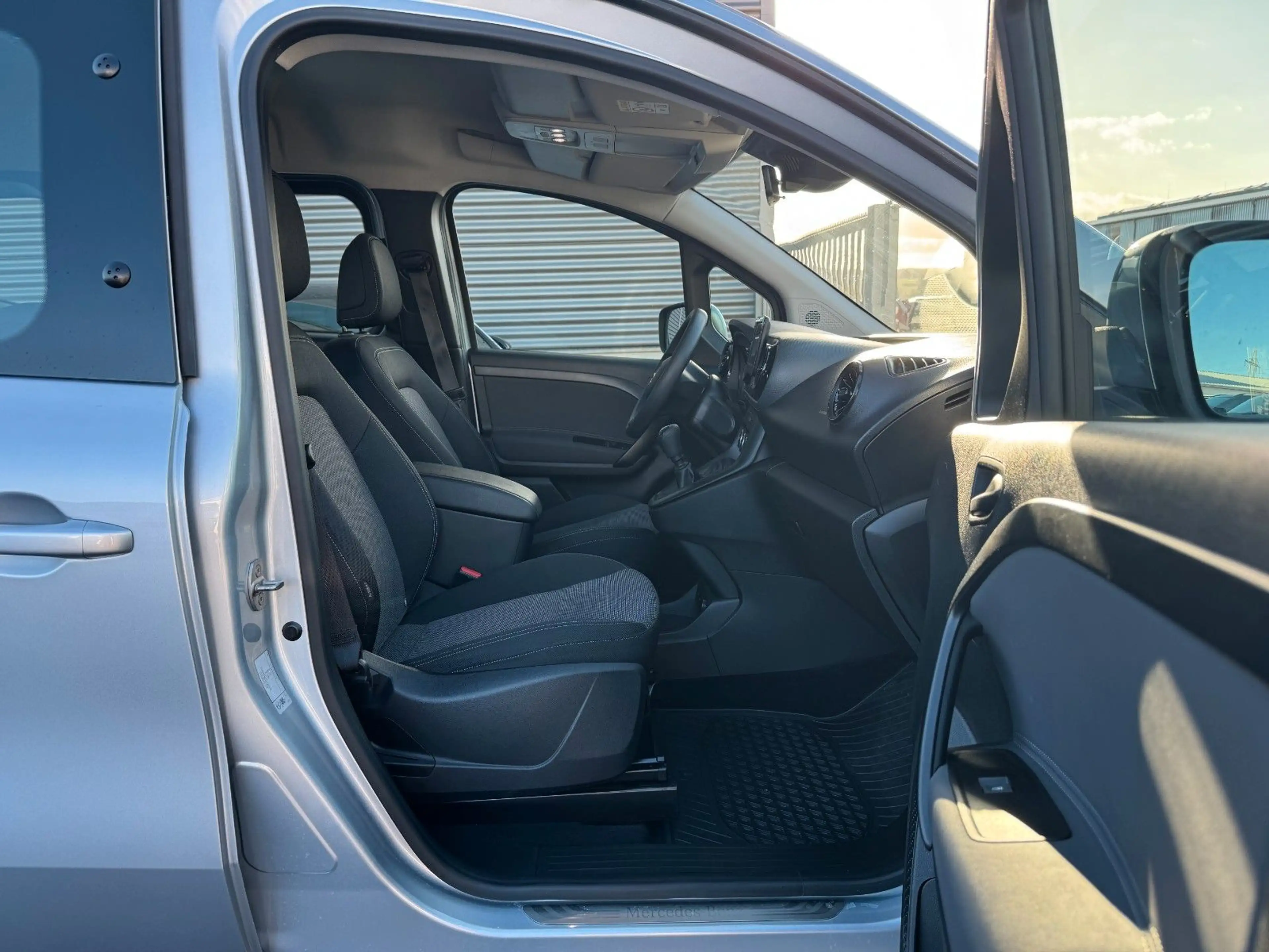 Mercedes-Benz T-Class T 180 d MBUX Tempomat — photo 9