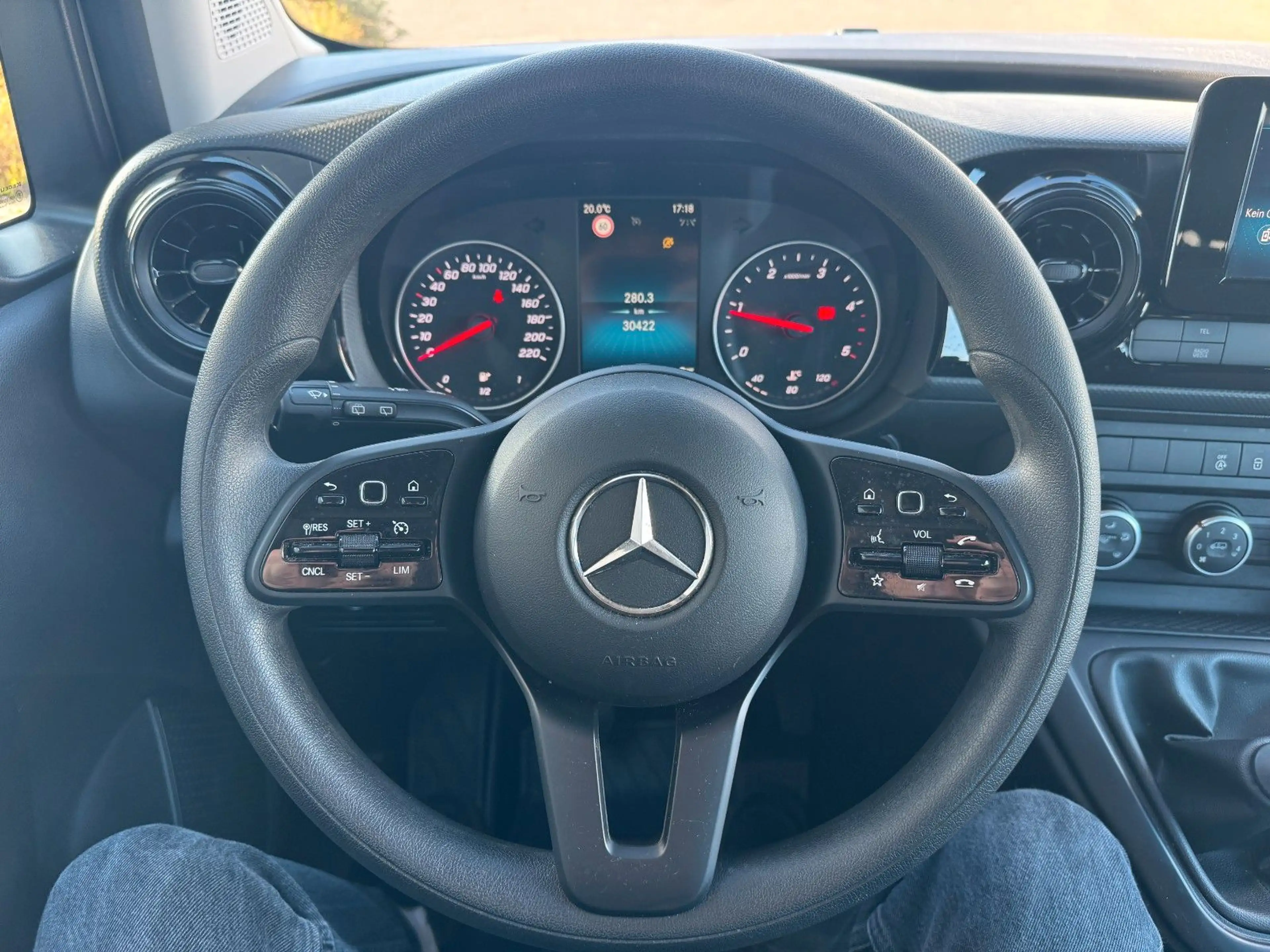 Mercedes-Benz T-Class T 180 d MBUX Tempomat — photo 13