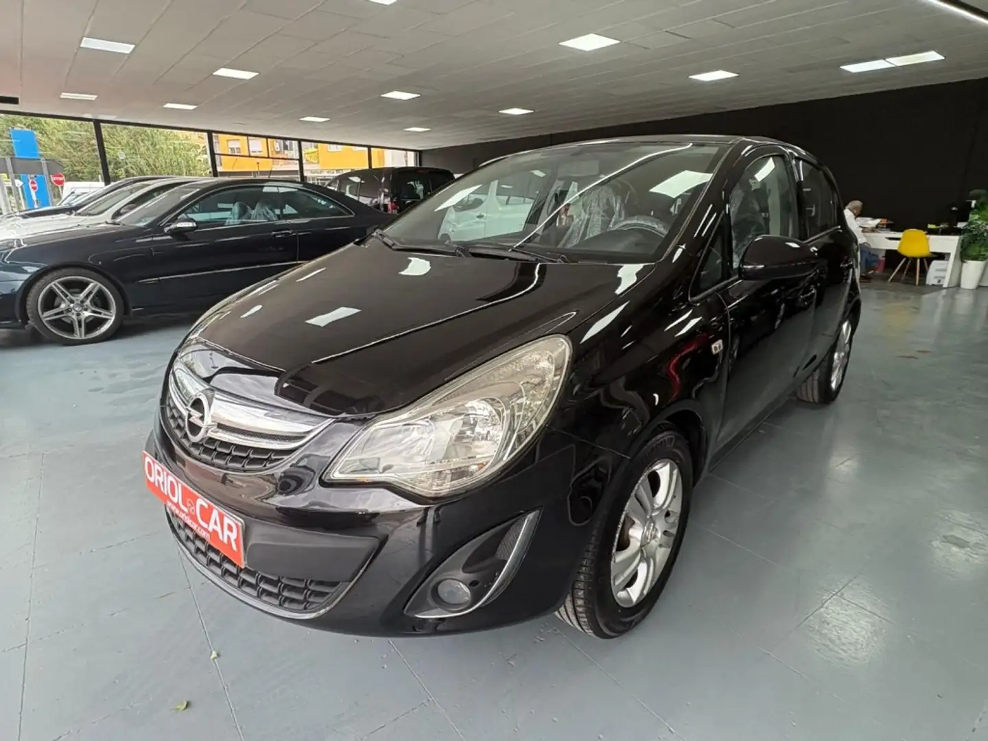 Opel Corsa 1.2 Cosmo Negro - 1