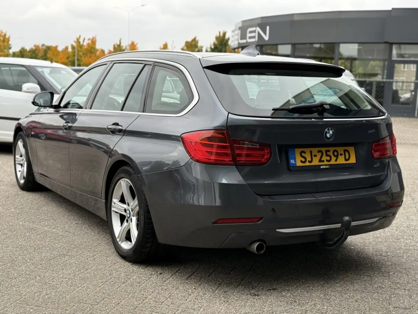 BMW 318 3-serie Touring 318d M Sport HE. Grigio - 2