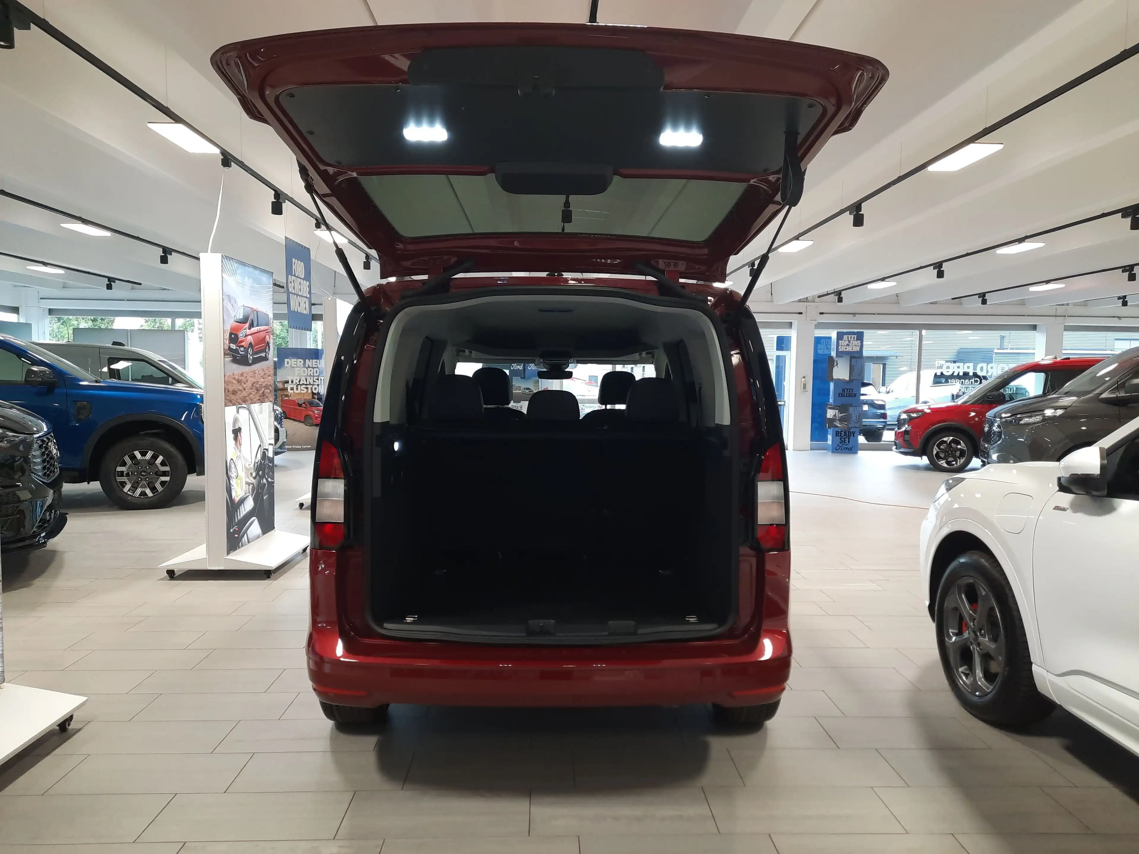 Ford Tourneo Connect 2.0l L1 Titanium Isofix 2,99% Fin — photo 8