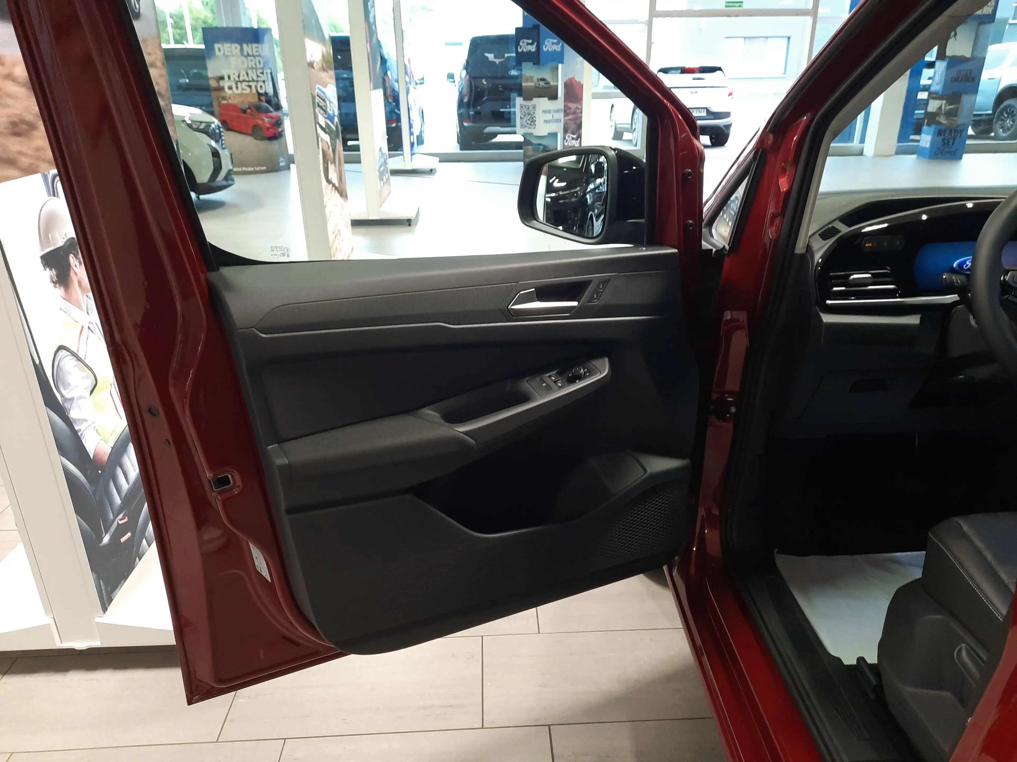 Ford Tourneo Connect 2.0l L1 Titanium Isofix 2,99% Fin — photo 12
