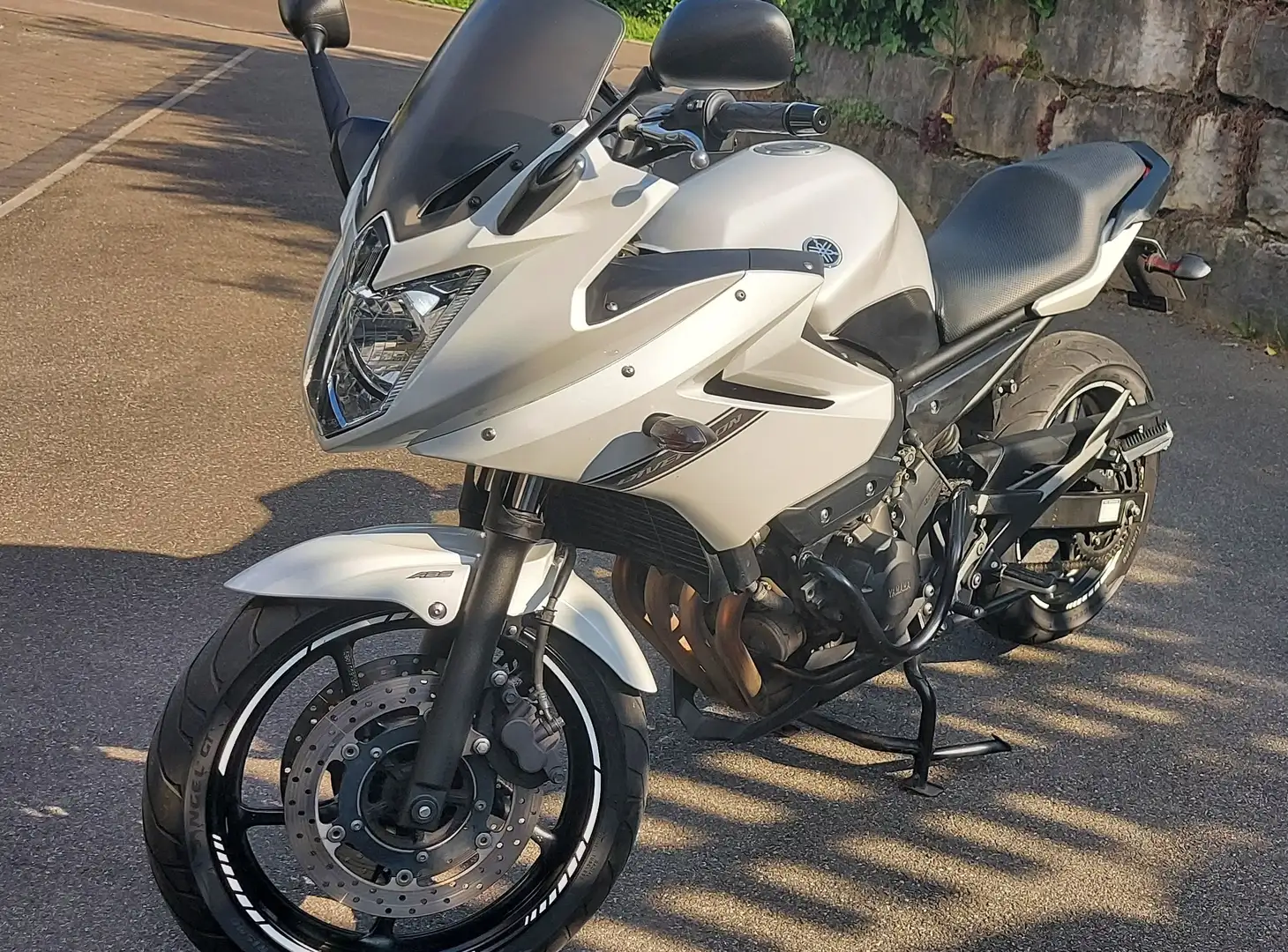 Yamaha XJ 6 Diversion F Білий - 2