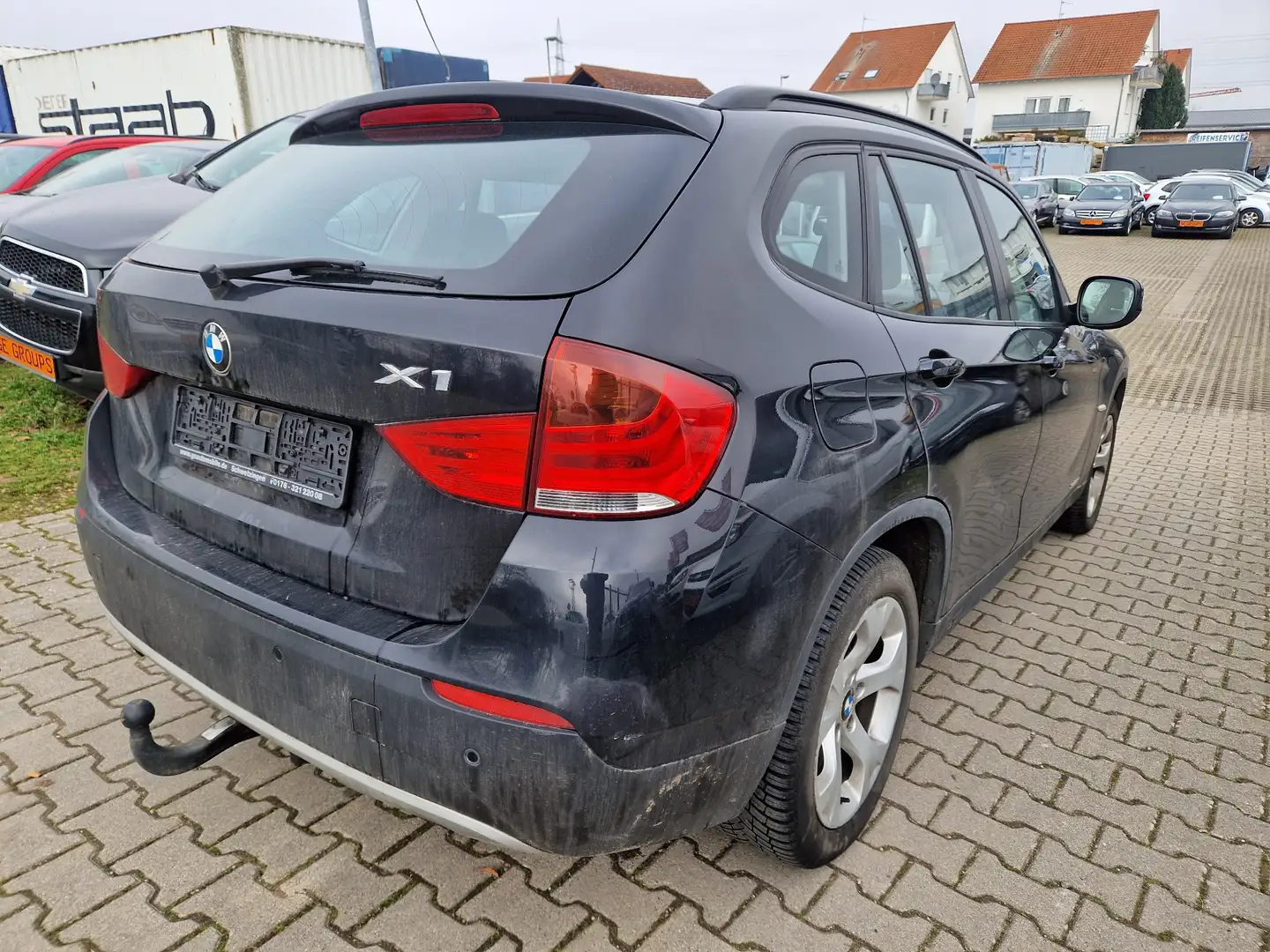 BMW X1 20 d xDrive Schwarz - 2