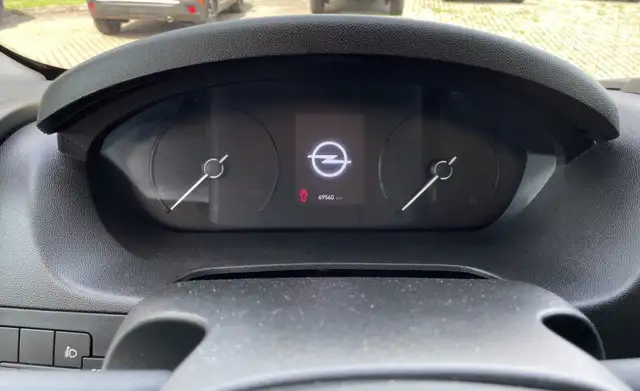 Opel Movano view 5