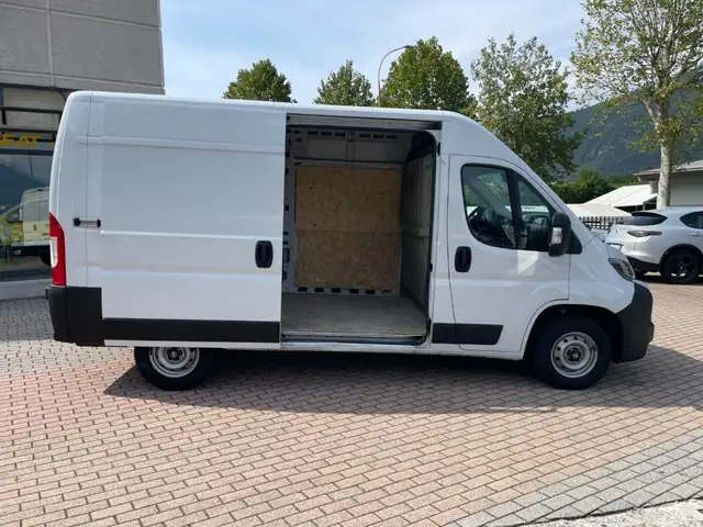 Opel Movano view 14