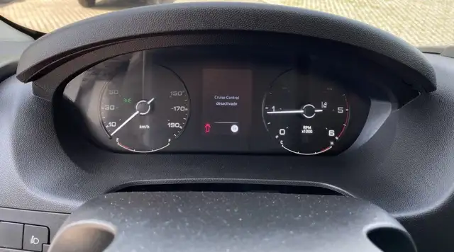 Opel Movano view 10
